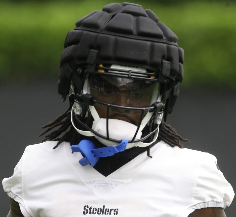 Steelers Training Camp Day Three: Diontae Johnson leaves practice early