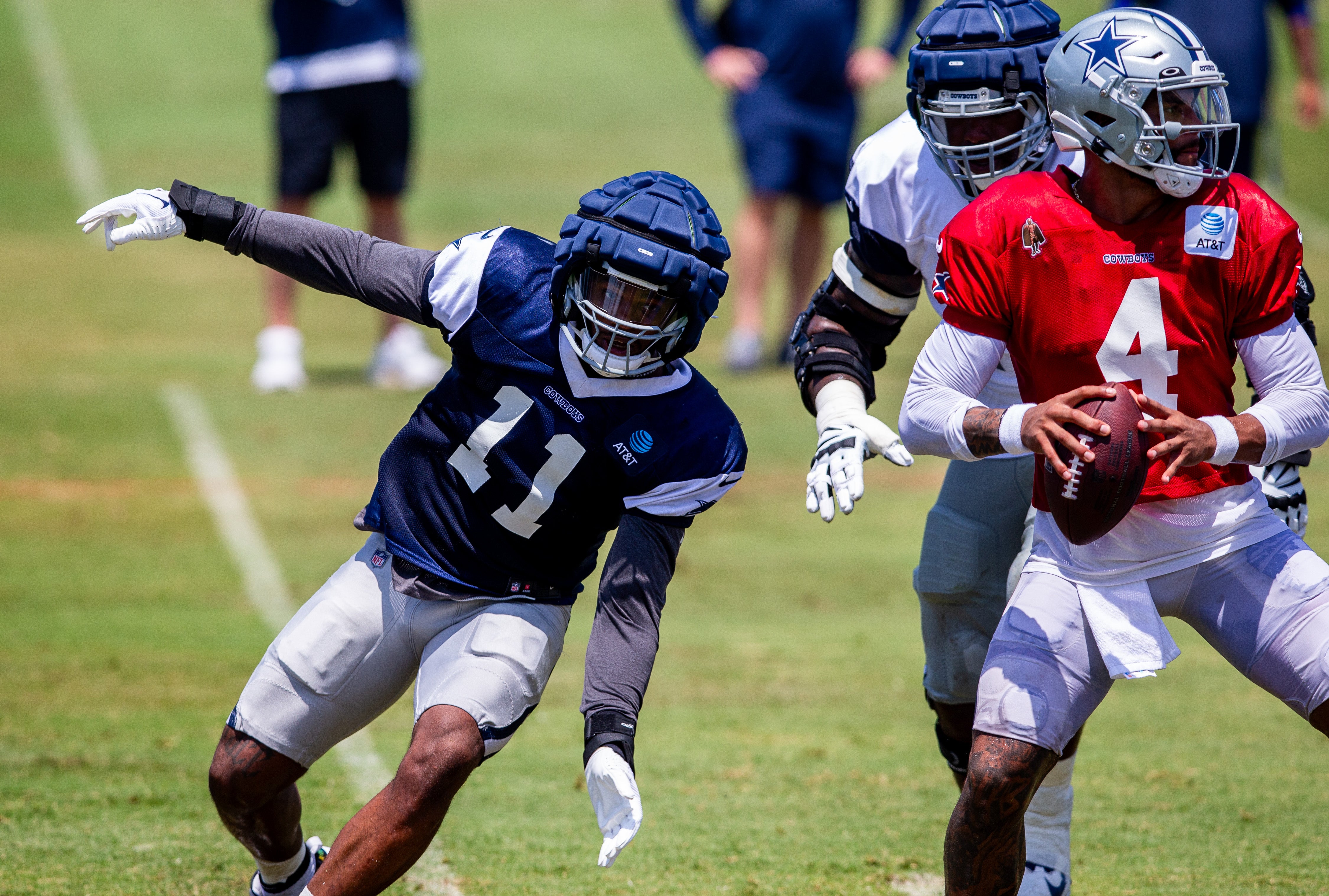 Cowboys edge rusher Micah Parsons dominated the first day in pads in training camp.