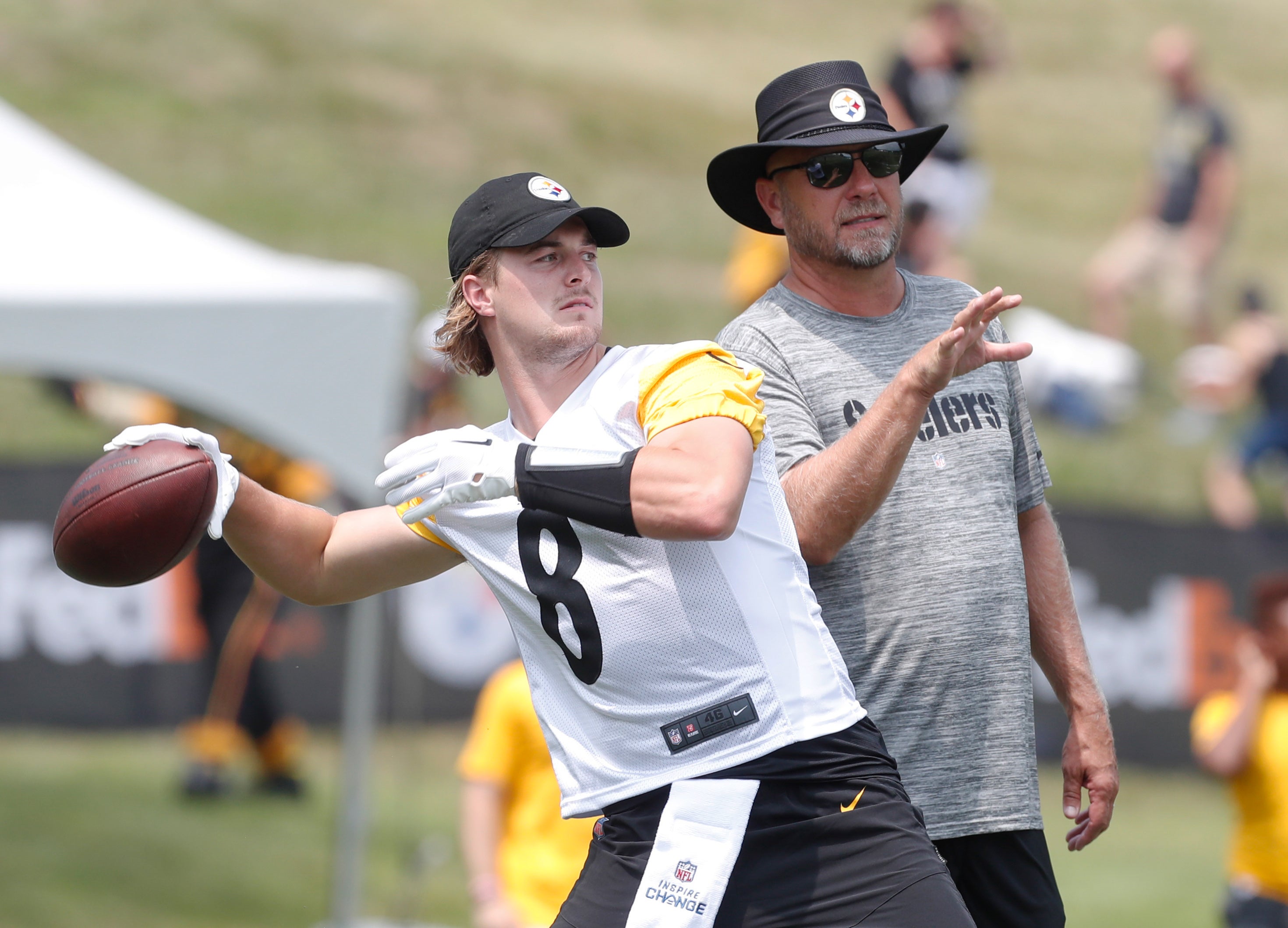 Steelers QB Kenny Pickett says he feels more comfortable on offense in 2023
