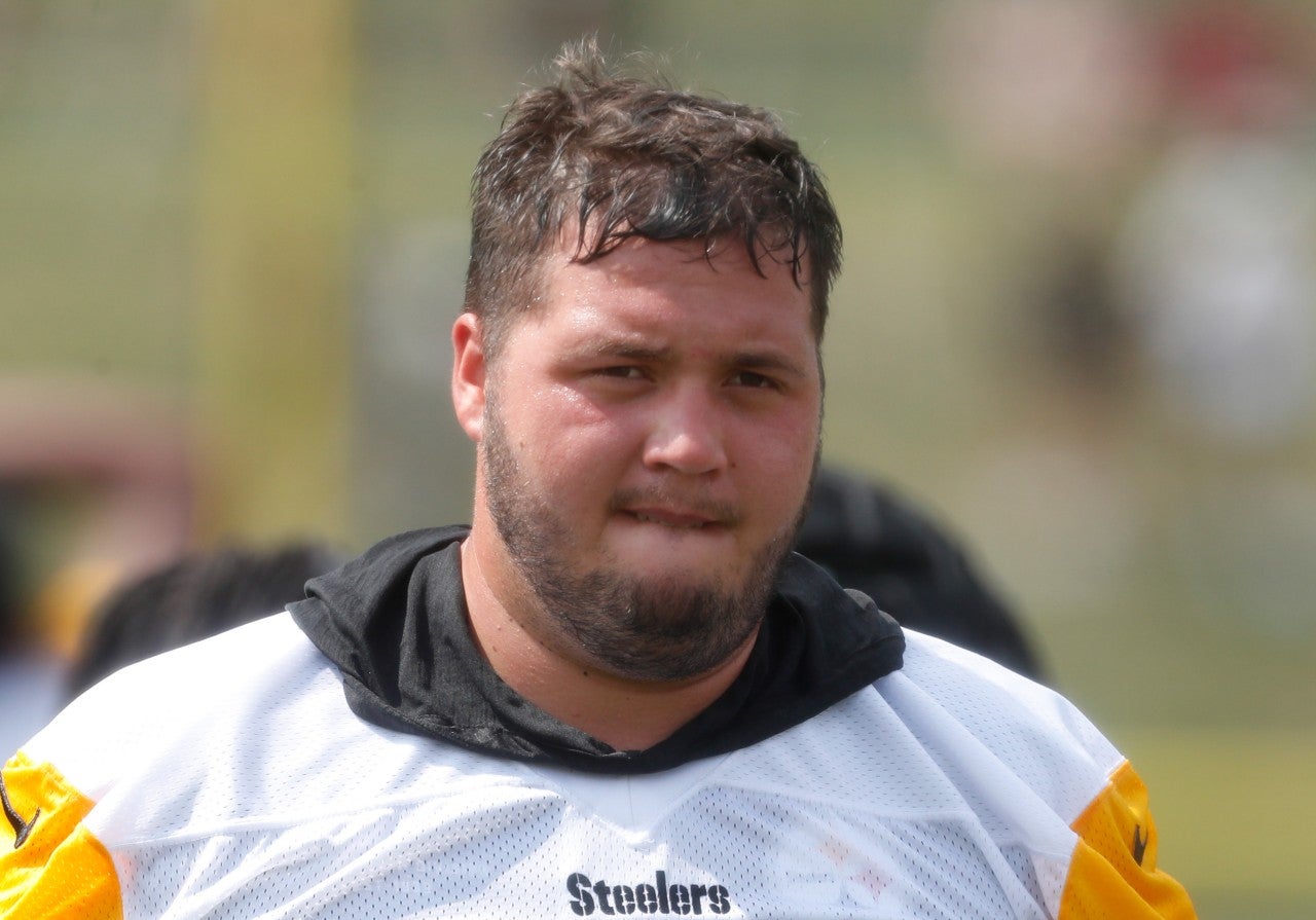 Jul 27, 2023; Latrobe, PA, USA; Pittsburgh Steelers guard Nate Herbig (71) participates in drills during training camp at Saint Vincent College.