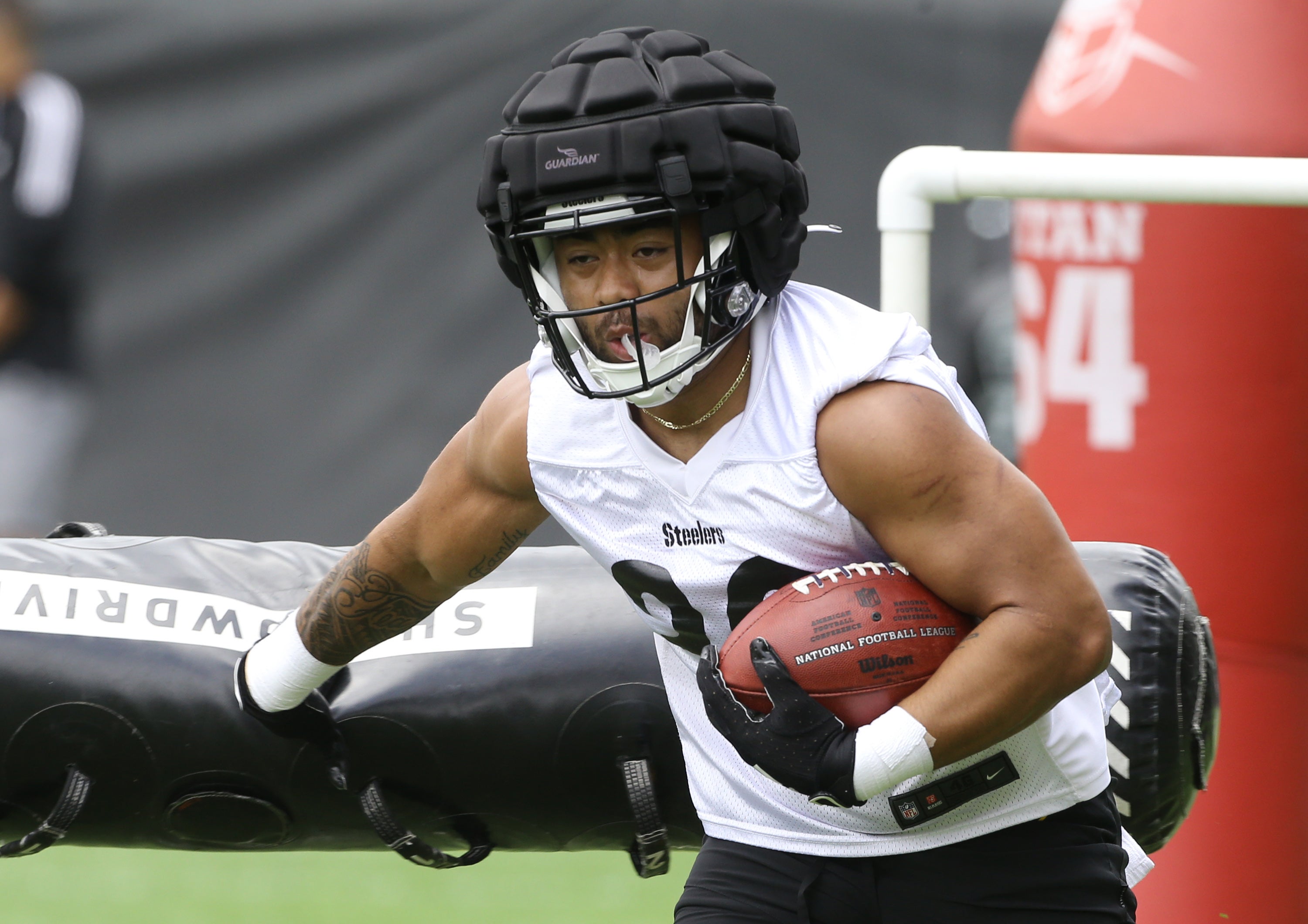 Jun 9, 2022; Pittsburgh, Pennsylvania, USA; Pittsburgh Steelers running back Jaylen Warren (30) participates in minicamp at UPMC Rooney Sports Complex.. Mandatory Credit: Charles LeClaire-USA TODAY Sports