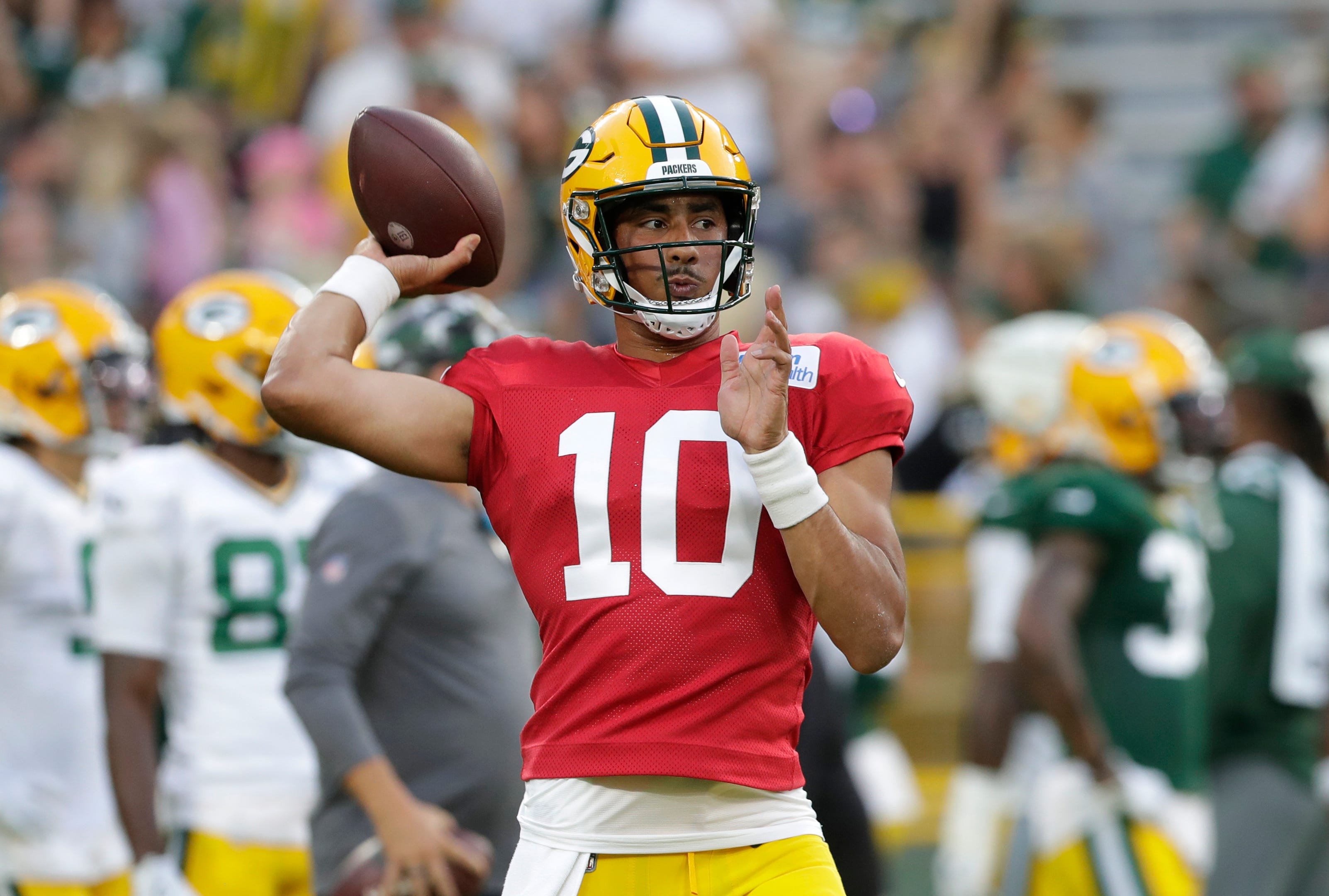 Green Bay Packers quarterback Jordan Love (10) throws a pass during Family Night on Aug. 5, 2023, at Lambeau Field in Green Bay, Wis. Sarah Kloepping/USA TODAY NETWORK-Wisconsin / USA TODAY NETWORK