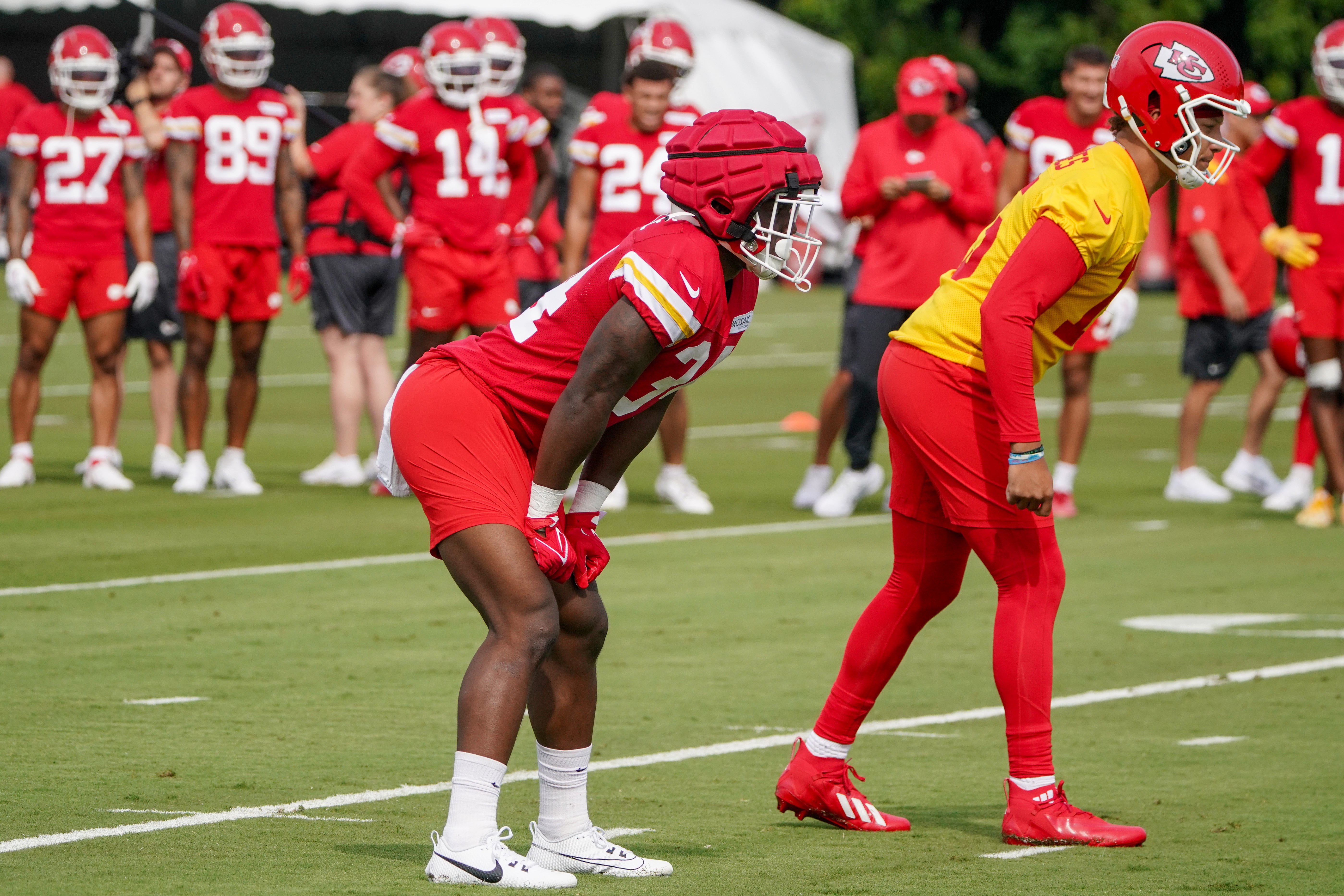 Chiefs running back Deneric Prince lines up behind quarterback Patrick Mahomes during training camp.