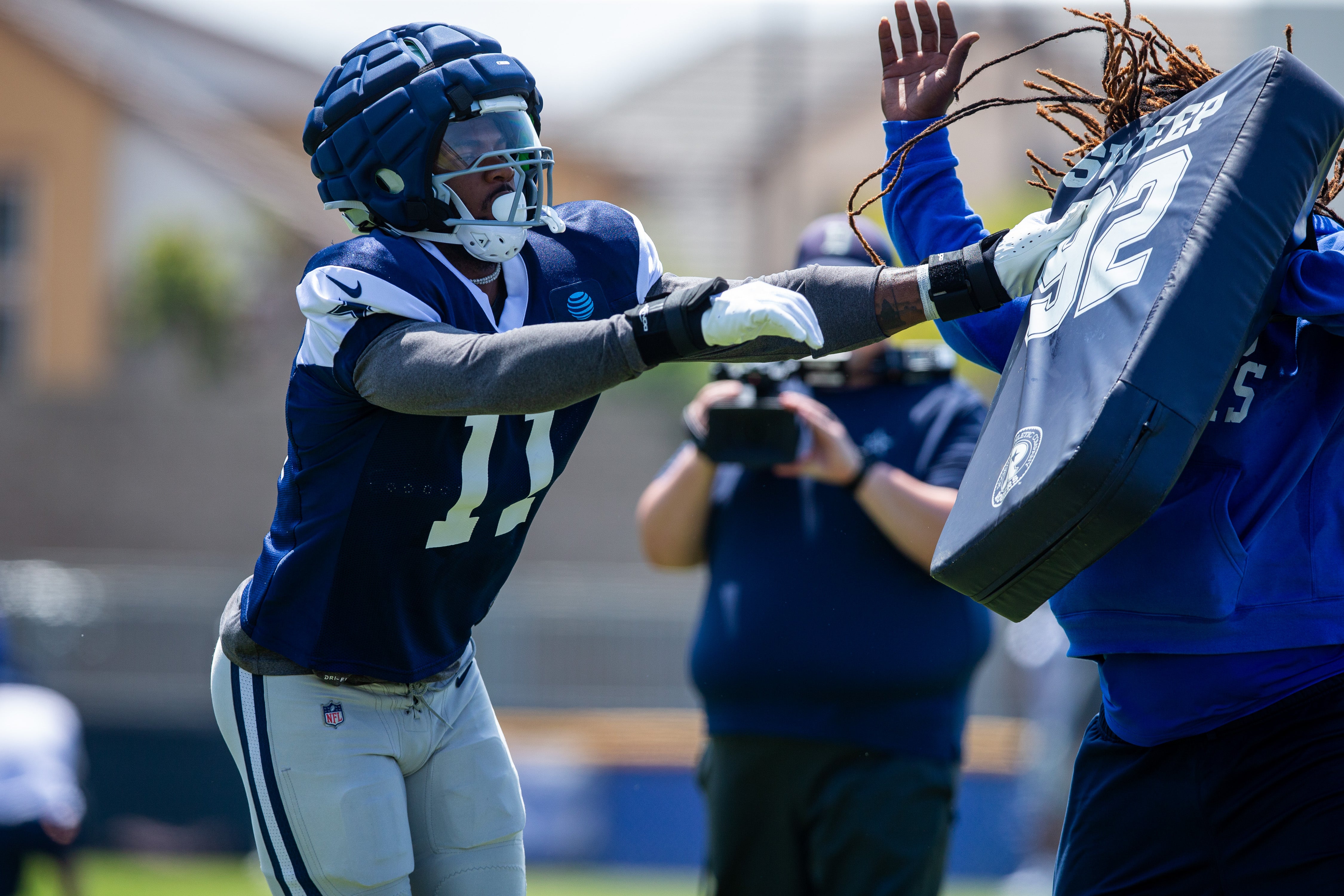 Dallas Cowboys linebacker Micah Parsons (11) during training camp at the Marriott Residence Inn-River Ridge playing fields / Jason Parkhurst-USA TODAY Sports