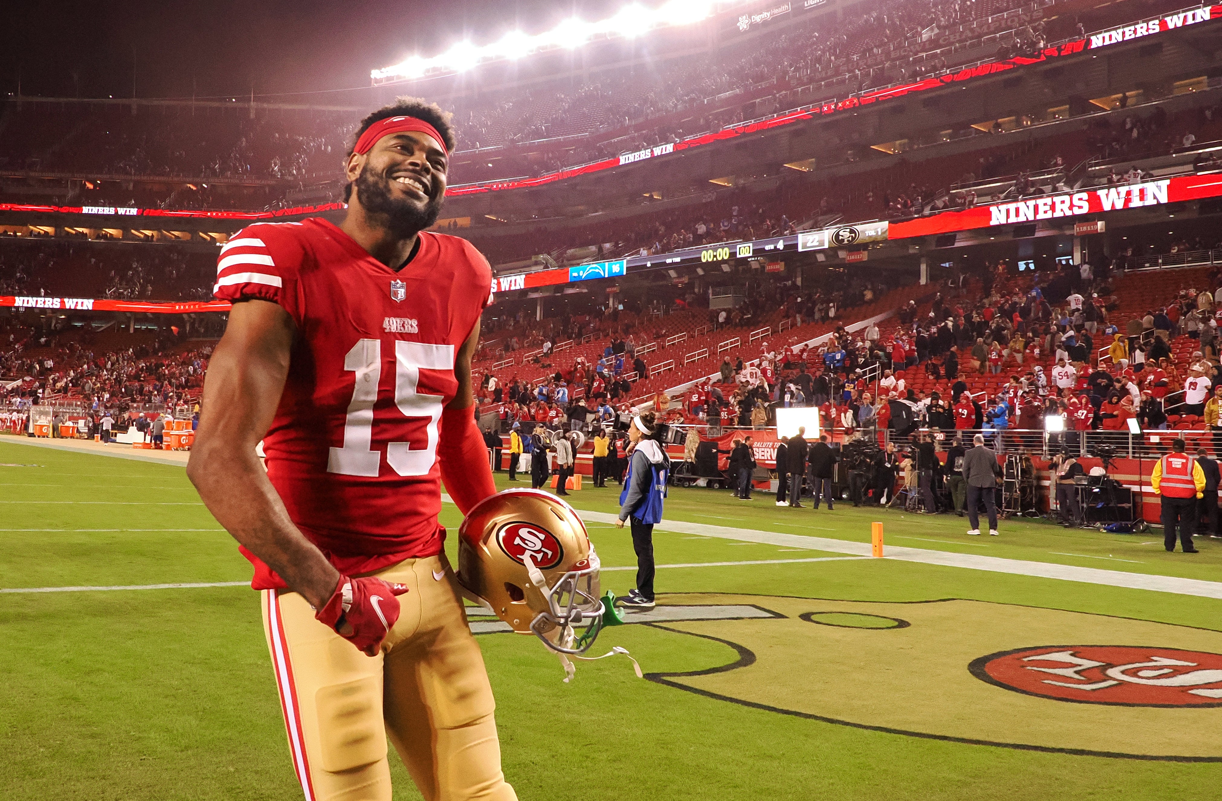 Nov 13, 2022; Santa Clara, California, USA; San Francisco 49ers wide receiver Jauan Jennings (15) celebrates after a win against the Los Angeles Chargers at Levi's Stadium. Mandatory Credit: Kelley L Cox-USA TODAY Sports