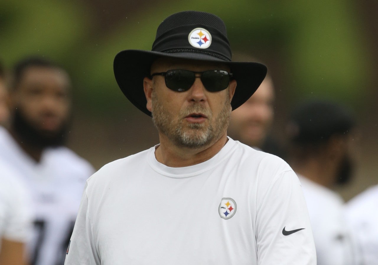 Jul 27, 2022; Latrobe, PA, USA; Pittsburgh Steelers offensive coordinator Matt Canada participates in training camp at Chuck Noll Field. Mandatory Credit: Charles LeClaire-USA TODAY Sports