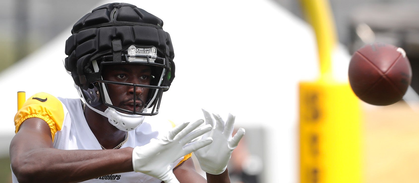 Jul 27, 2023; Latrobe, PA, USA; Pittsburgh Steelers wide receiver Hakeem Butler (21) participates in drills during training camp at Saint Vincent College. Mandatory Credit: Charles LeClaire-USA TODAY Sports