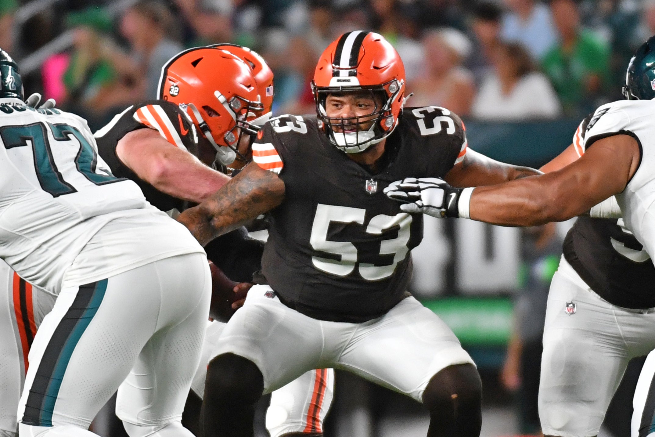 Aug 17, 2023; Philadelphia, Pennsylvania, USA; Cleveland Browns center Nick Harris (53) against the Philadelphia Eagles at Lincoln Financial Field. Mandatory Credit: Eric Hartline-USA TODAY Sports