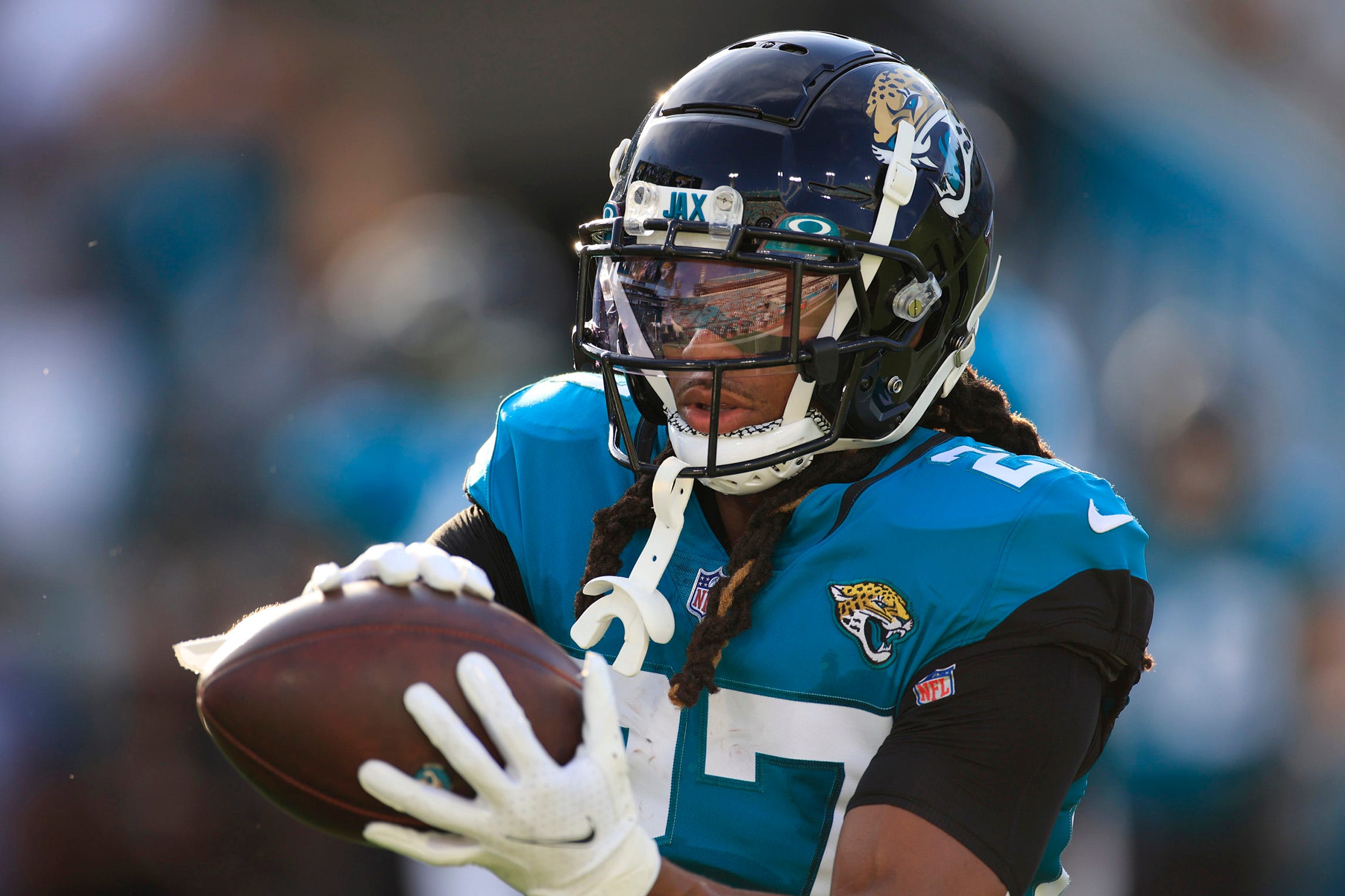Jacksonville Jaguars cornerback Chris Claybrooks #27 warms up before an NFL preseason game Saturday, Aug. 20, 2022 at TIAA Bank Field in Jacksonville. [Corey Perrine/Florida Times-Union]