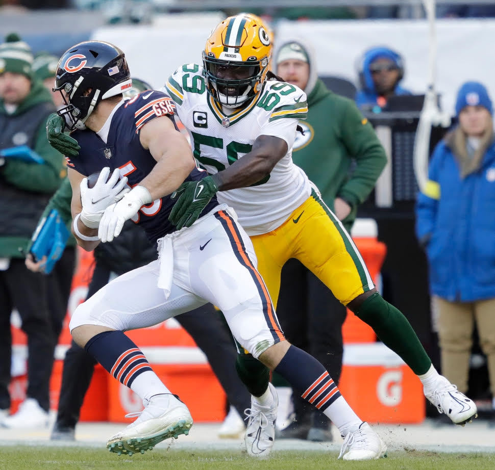 Packers' De'Vondre Campbell tackles Bears' tight end Cole Kmet