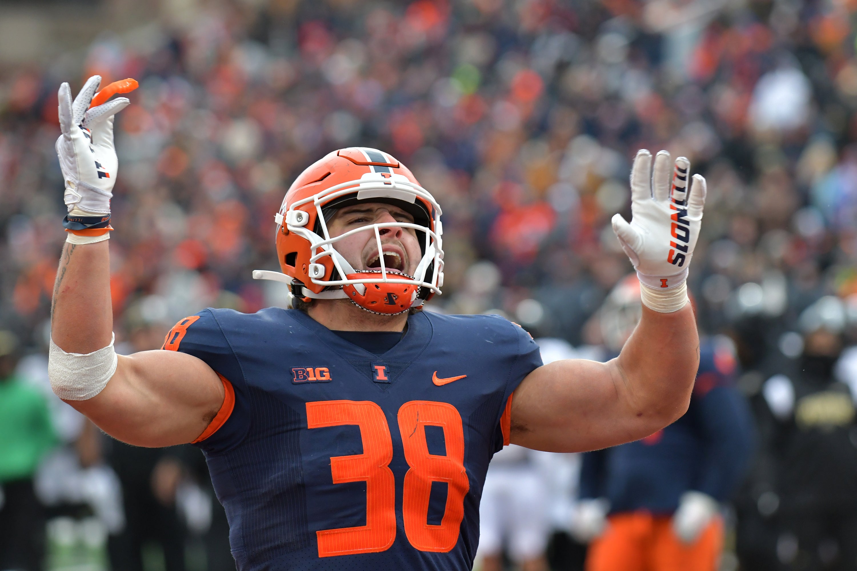 Las Vegas raiders Isaac Darkangelo