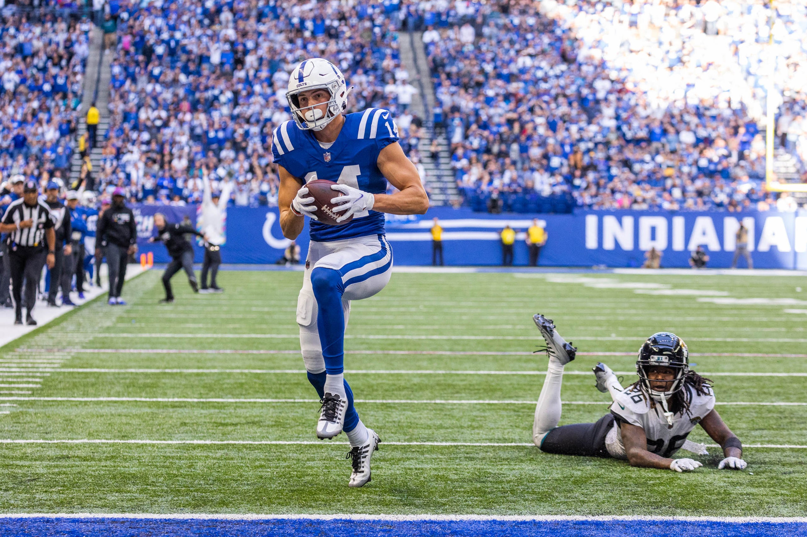 Oct 16, 2022; Indianapolis, Indiana, USA; Indianapolis Colts wide receiver Alec Pierce (14) catches the winning touchdown in the second half against the Jacksonville Jaguars at Lucas Oil Stadium.