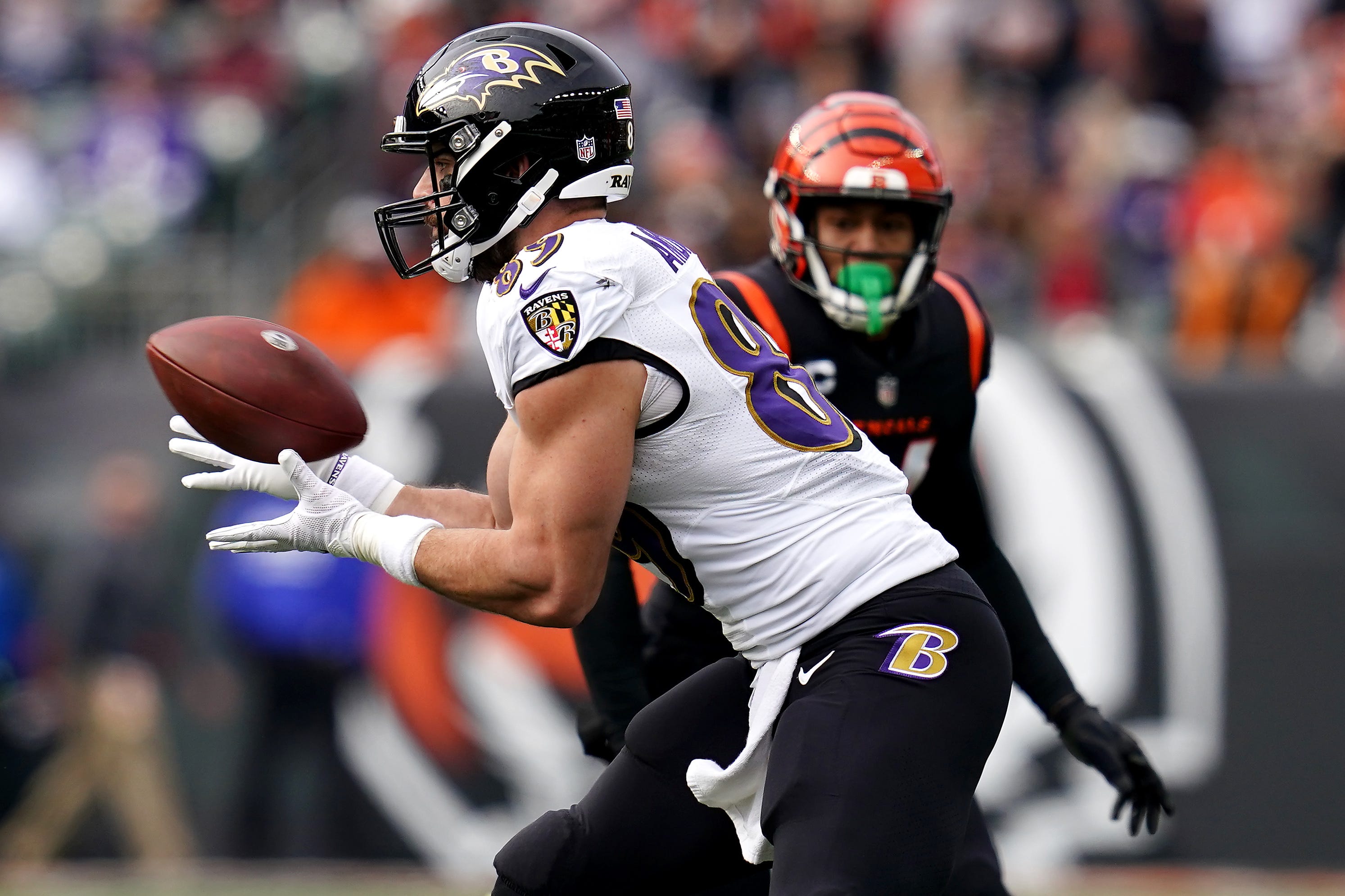 Baltimore Ravens tight end Mark Andrews (89) catches a pass in the second quarter during a Week 16 NFL game against the Cincinnati Bengals, Sunday, Dec. 26, 2021, at Paul Brown Stadium in Cincinnati. Baltimore Ravens At Cincinnati Bengals Dec 26