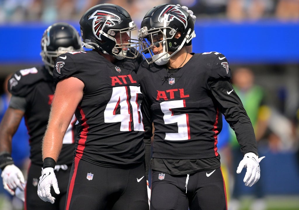 Falcons tight end Parker Hesse and wide receiver Drake London