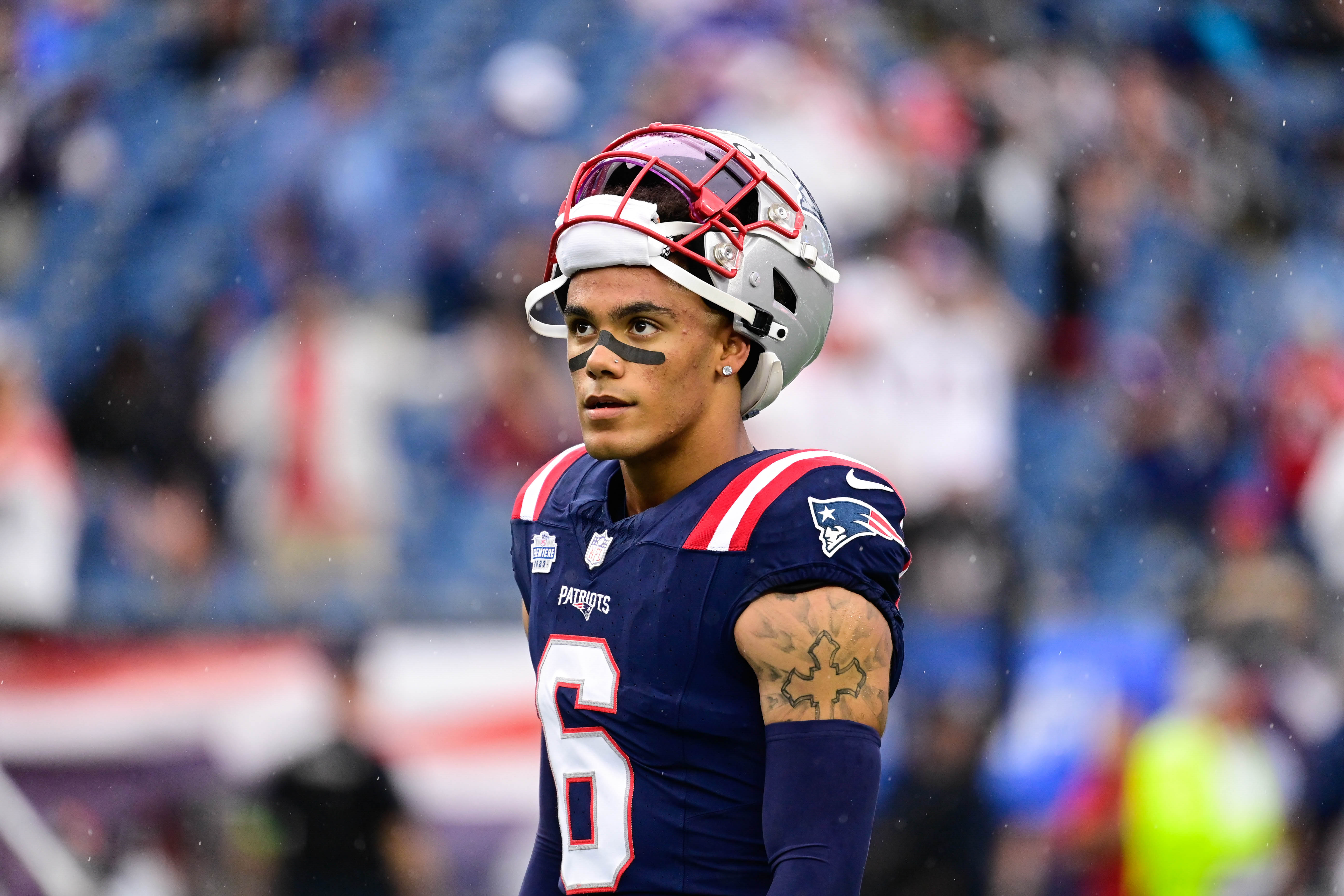 Cornerback Christian Gonzalez