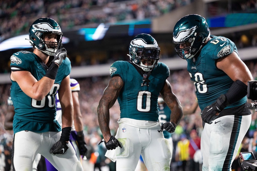 Eagles celebrate D'Andre Swift's touchdown