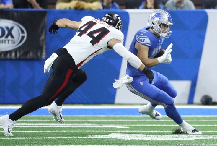 Falcons' LB Troy Andersen looks to make a tackle