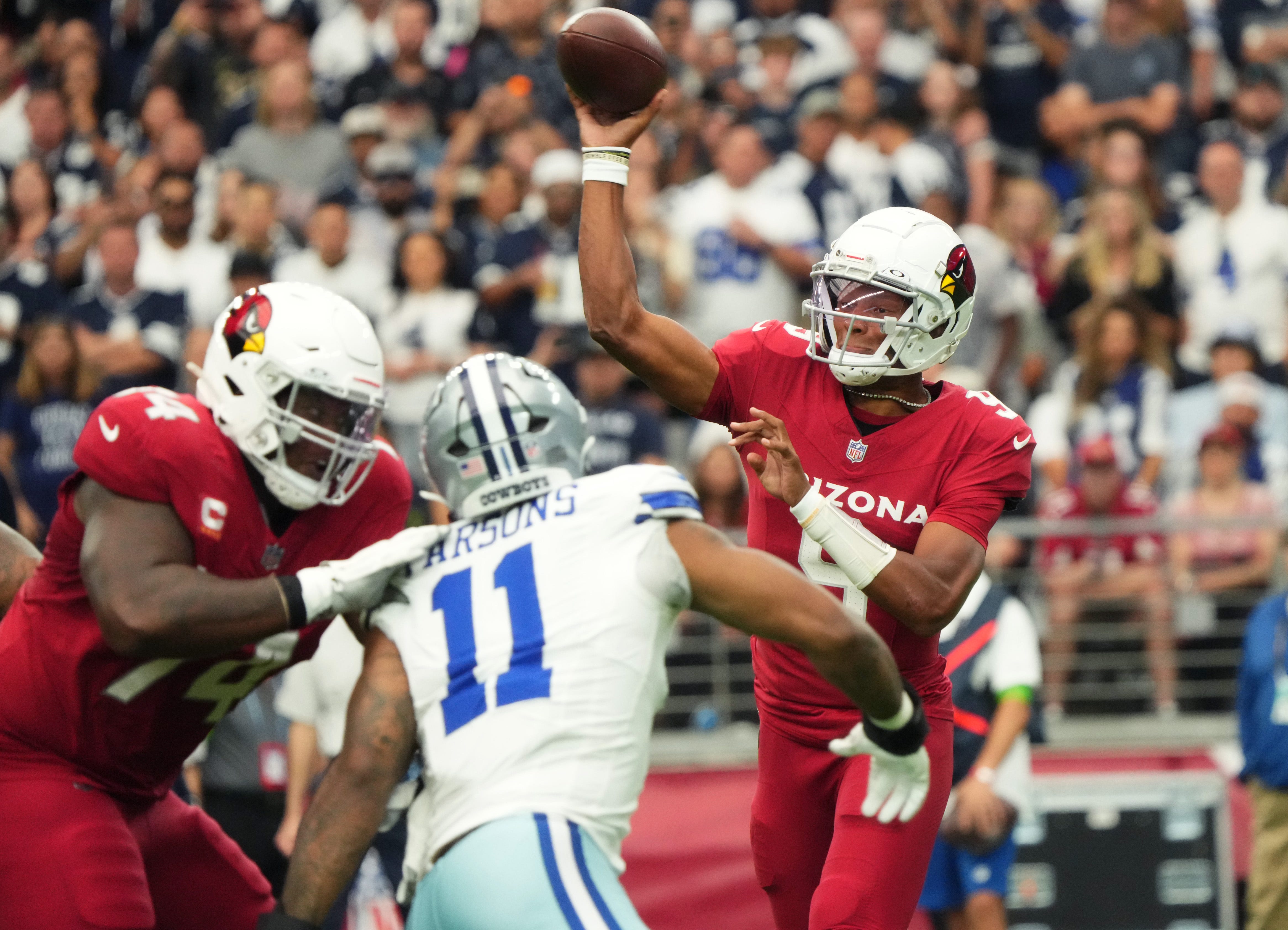 Arizona Cardinals quarterback Joshua Dobbs (9) throws the ball against the Dallas Cowboys at State Farm Stadium. Joe Rondone/The Republic / USA TODAY NETWORK