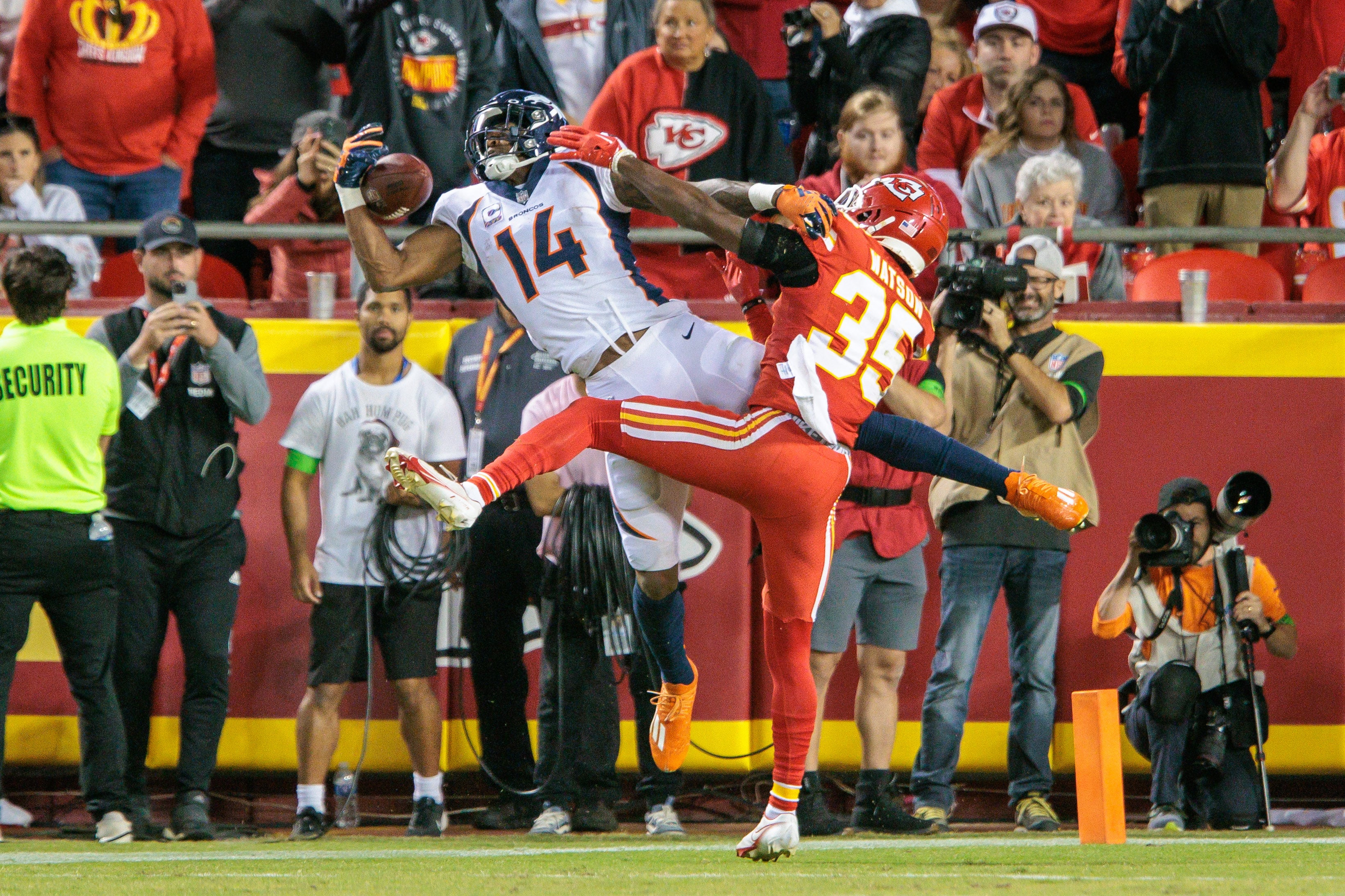 Courtland Sutton goes up for a touchdown catch vs the Kansas City Chiefs