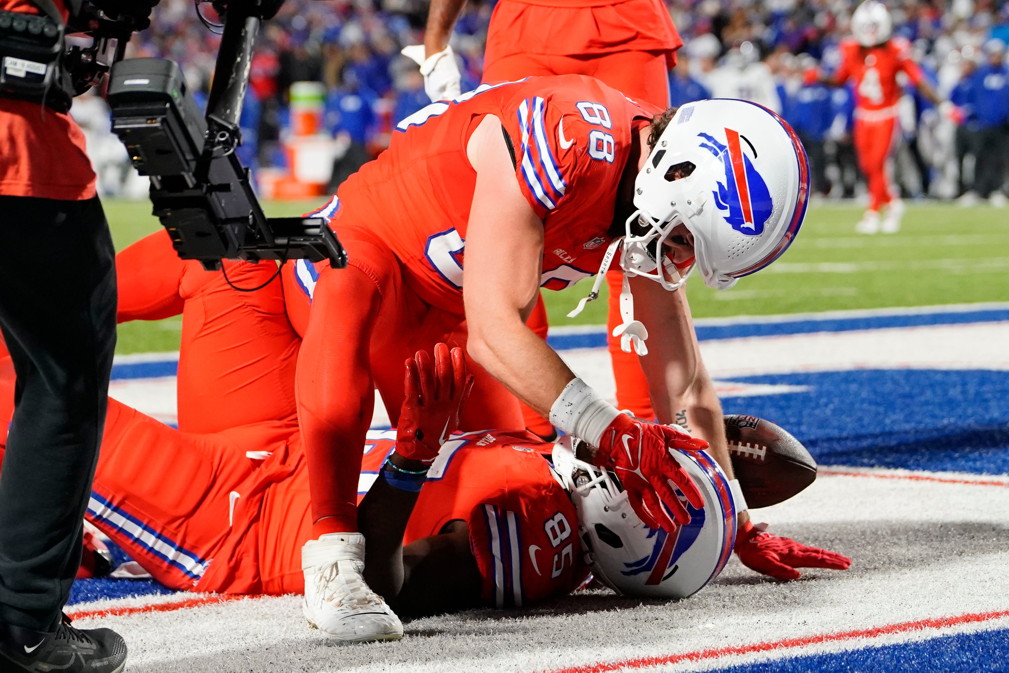 Buffalo Bills TE Dawson Knox celebrating with TE Quintin Morris after a touchdown against the New York Giants