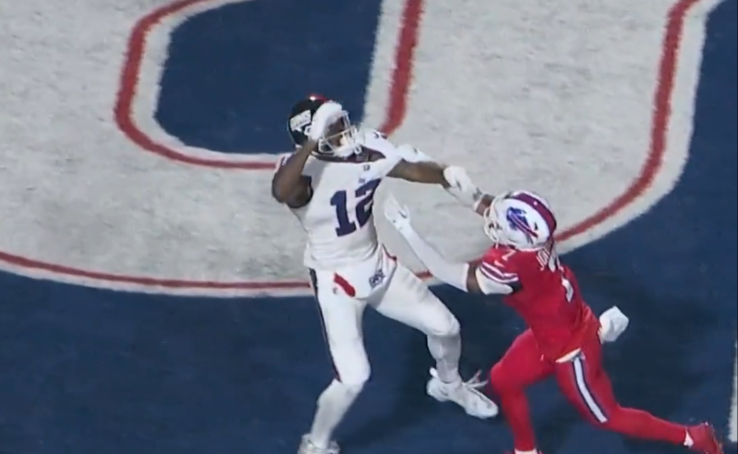 Buffalo Bills CB Taron Johnson on a pass breakup late in the contest against the New York Giants in NFL Week 6