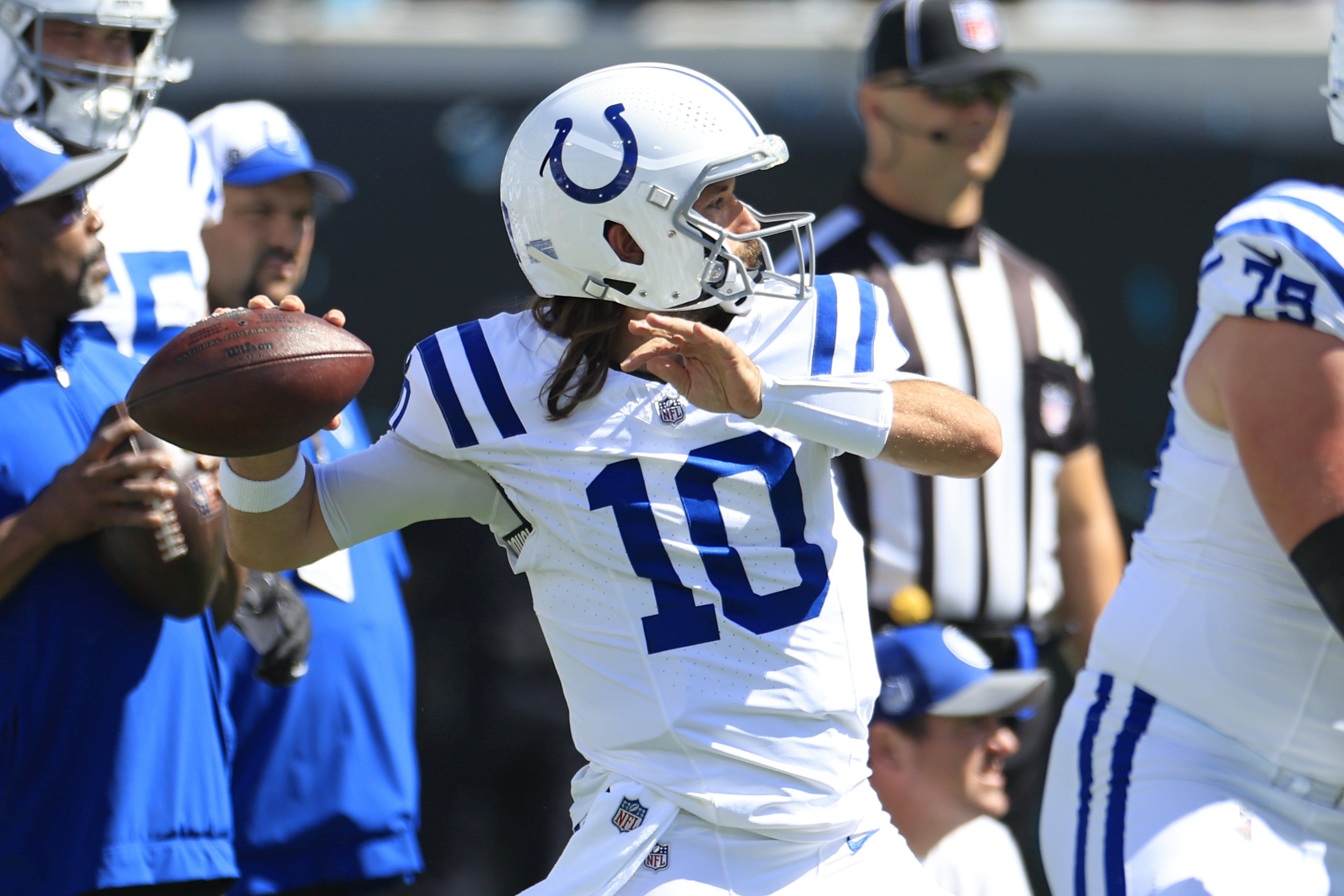 Indianapolis Colts quarterback Gardner Minshew (10) looks to pass before an NFL football matchup Sunday, Oct. 15, 2023 at EverBank Stadium in Jacksonville, Fla.