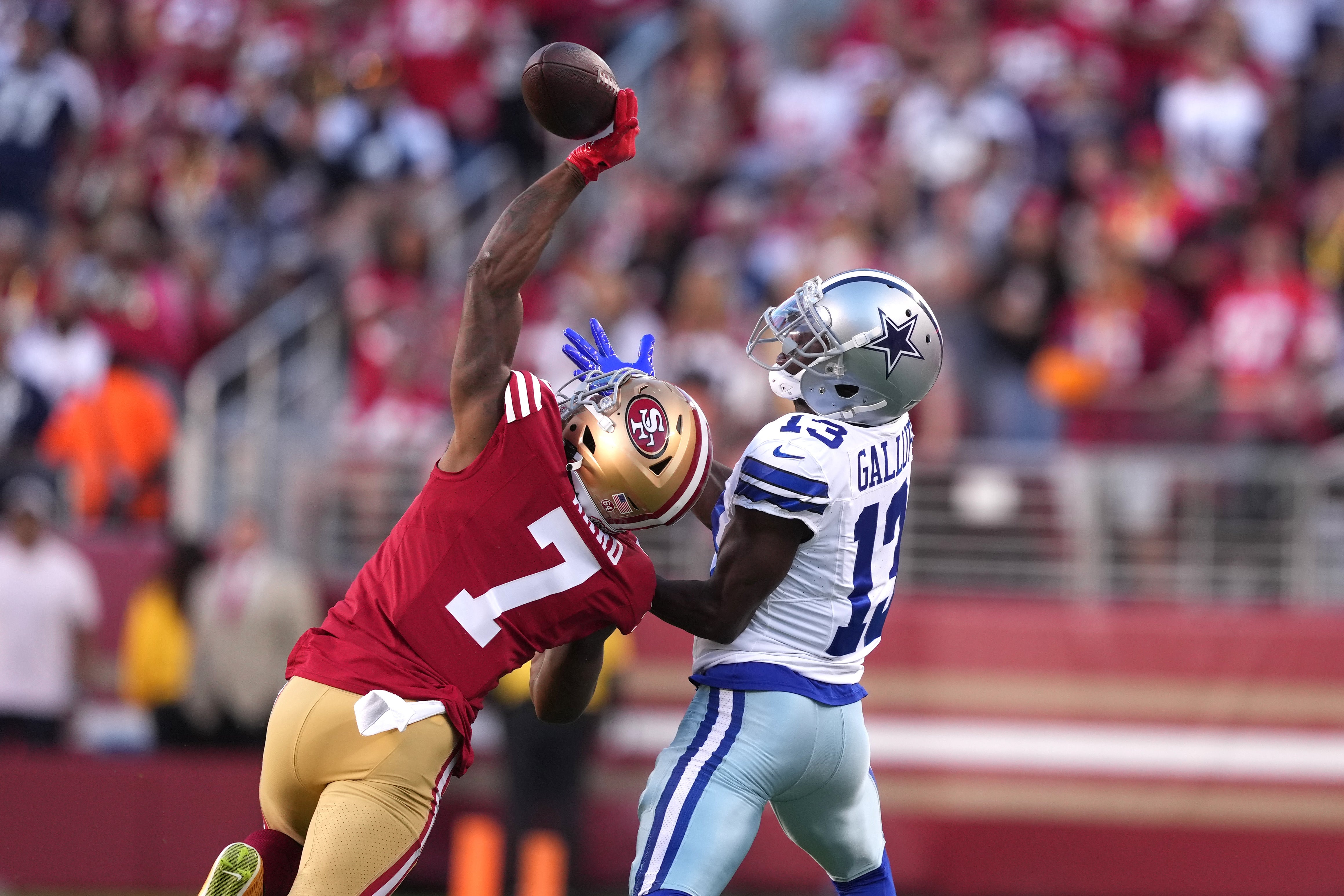 San Francisco 49ers cornerback Charvarius Ward (7) defends a pass against Dallas Cowboys wide receiver Michael Gallup (13) during the second quarter at Levi's Stadium.