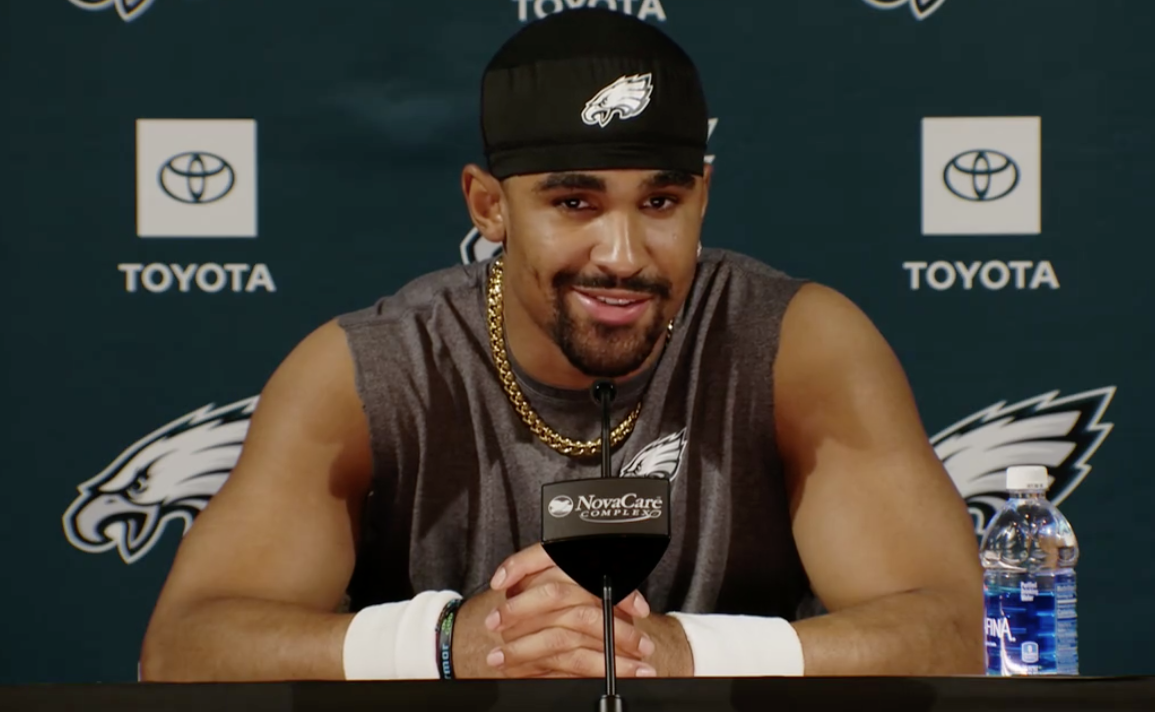 Jalen Hurts provides knee injury update during Thursday press conference