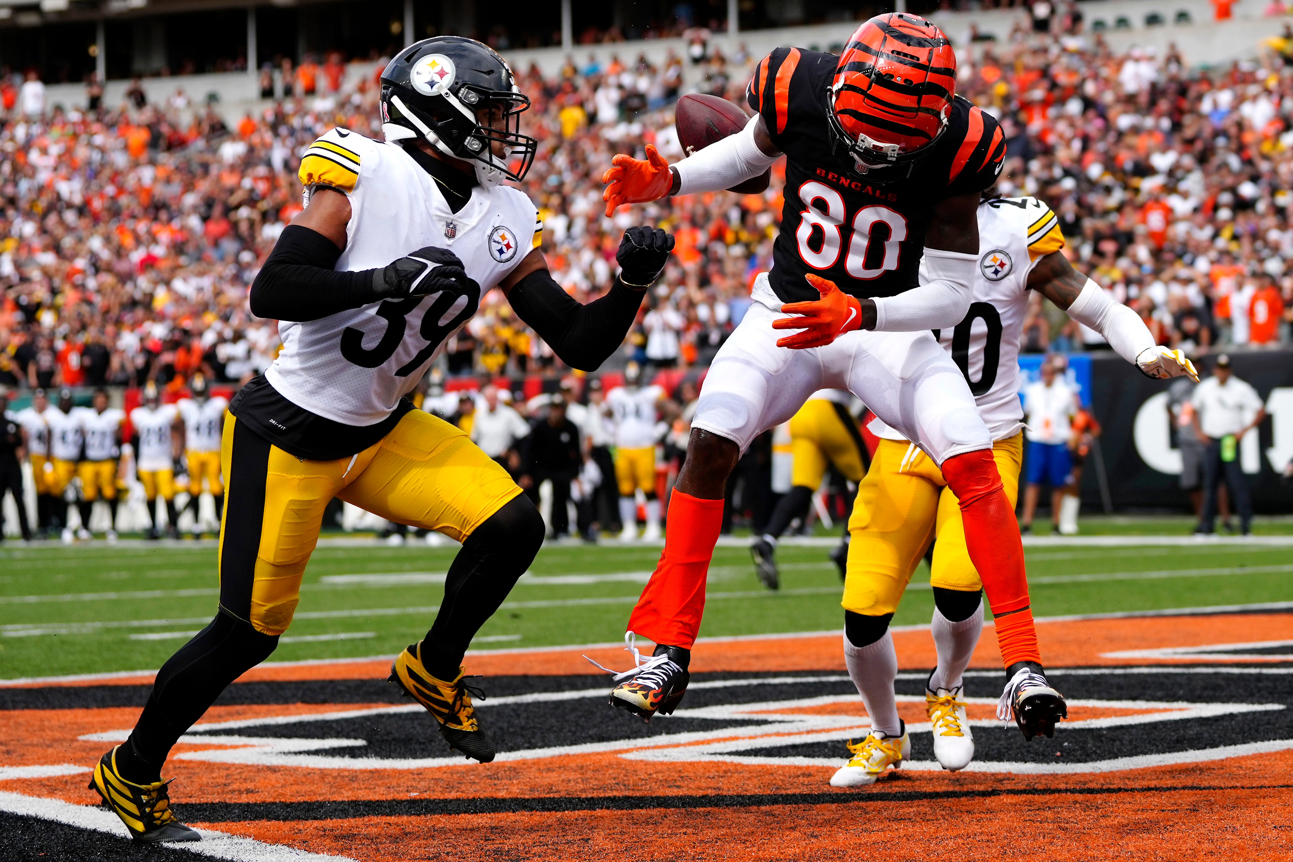 Sep 11, 2022; Cincinnati, Ohio, USA; Cincinnati Bengals wide receiver Mike Thomas (80) is unable to complete a catch in the back of the end zone as Pittsburgh Steelers safety Minkah Fitzpatrick (39) defends during the fourth quarter of a Week 1 NFL football game at Paycor Stadium. Mandatory Credit: Sam Greene-USA TODAY Sports