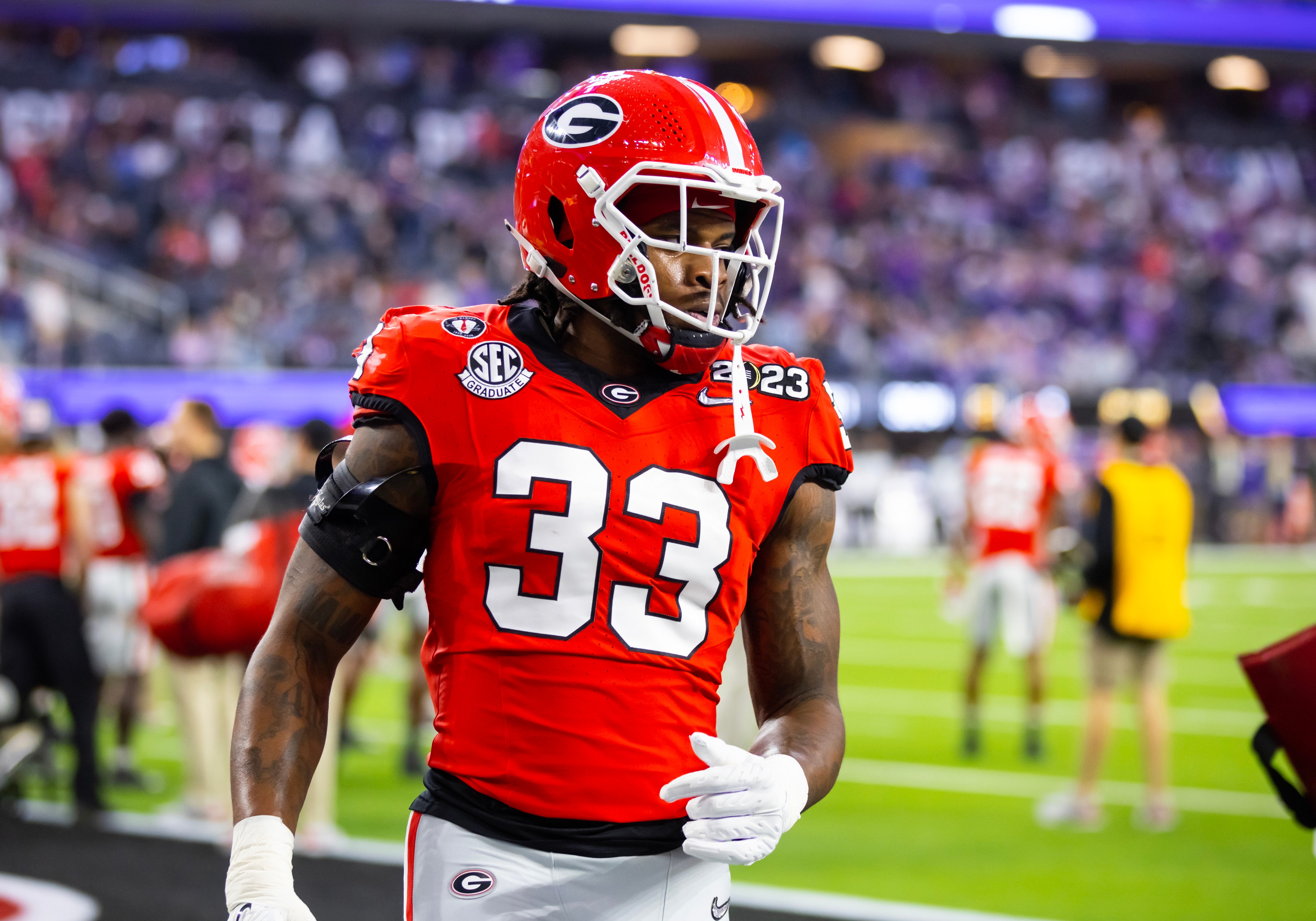 Jan 9, 2023; Inglewood, CA, USA; Georgia Bulldogs linebacker Robert Beal Jr. (33) against the TCU Horned Frogs during the CFP national championship game at SoFi Stadium.