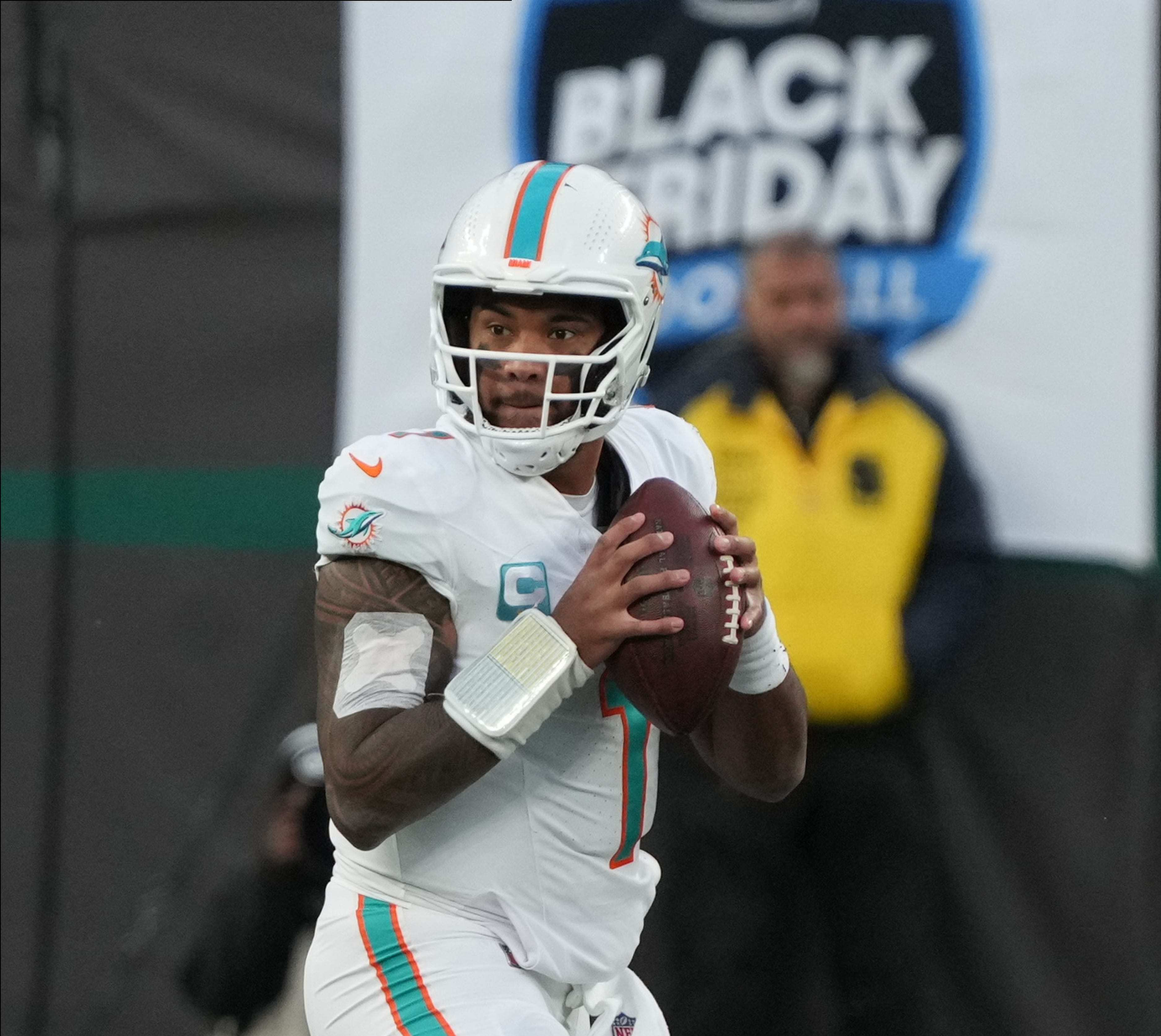 East Rutherford, NJ November 24, 2023 -- Miami quarterback,Tua Tagovailoa in the first half as the Miami Dolphins defeated the NY Jets 34-13 at MetLife Stadium on November 24, 2023 in East Rutherford, NJ to play in the first Black Friday NFL game.