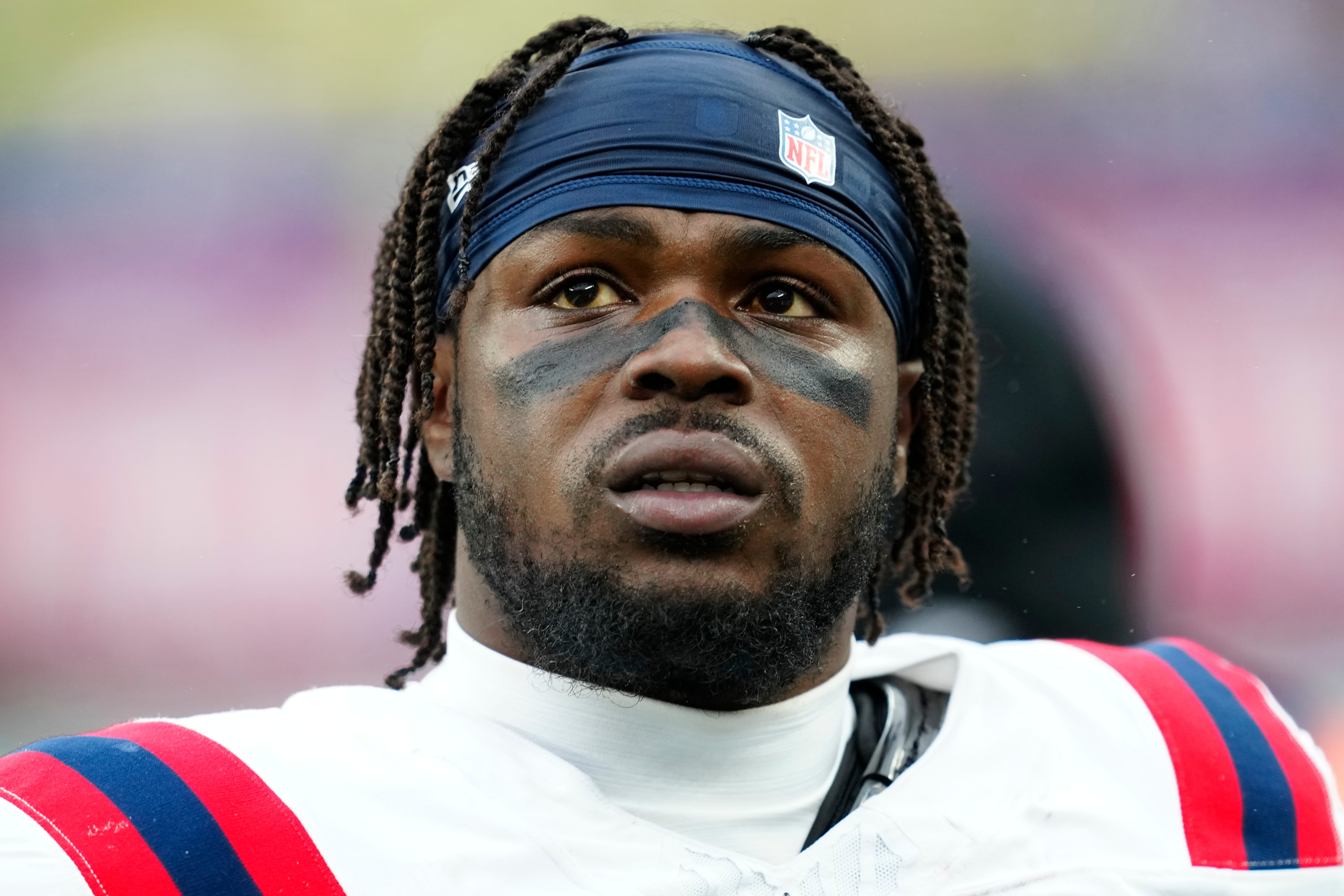 New England Patriots safety Jabrill Peppers looks toward the scoreboard as his team is down a touchdown at the end of the first half