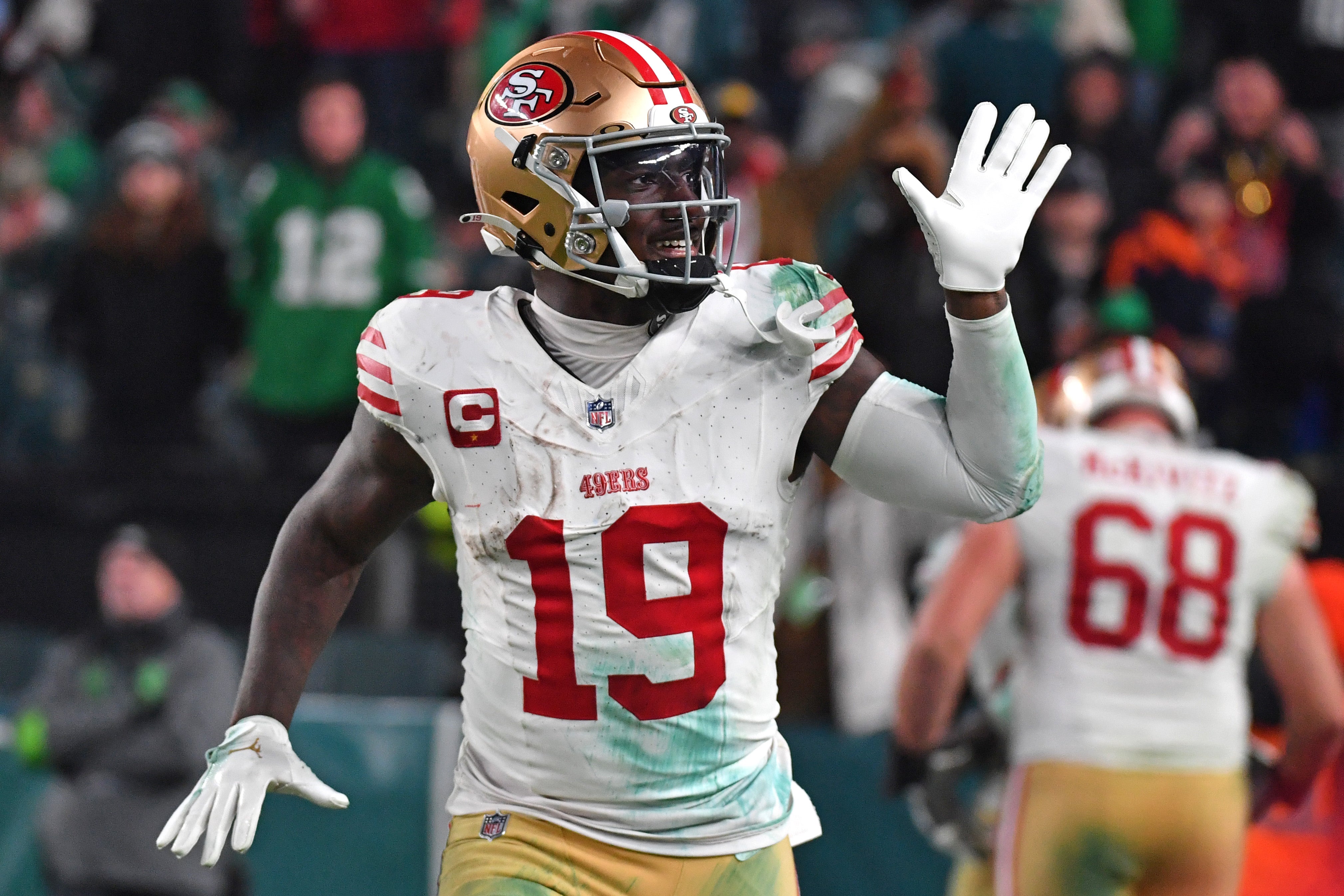 Dec 3, 2023; Philadelphia, Pennsylvania, USA; San Francisco 49ers wide receiver Deebo Samuel (19) waves goodbye to the Philadelphia Eagles fans after scoring a touchdown during the fourth quarter at Lincoln Financial Field.