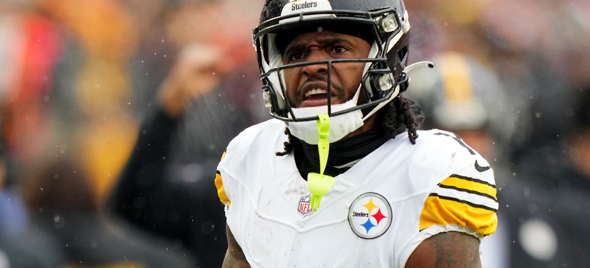 Nov 26, 2023; Cincinnati, Ohio, USA; Pittsburgh Steelers wide receiver Diontae Johnson (18) reacts to play in the first half against the Cincinnati Bengals at Paycor Stadium. Mandatory Credit: Kareem Elgazzar-USA TODAY Sports  