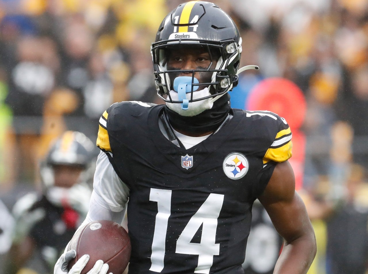 Oct 29, 2023; Pittsburgh, Pennsylvania, USA; Pittsburgh Steelers wide receiver George Pickens (14) runs to score a touchdown on a pass reception against the Jacksonville Jaguars during the third quarter at Acrisure Stadium. Jacksonville won 20-10. Mandatory Credit: Charles LeClaire-USA TODAY Sports