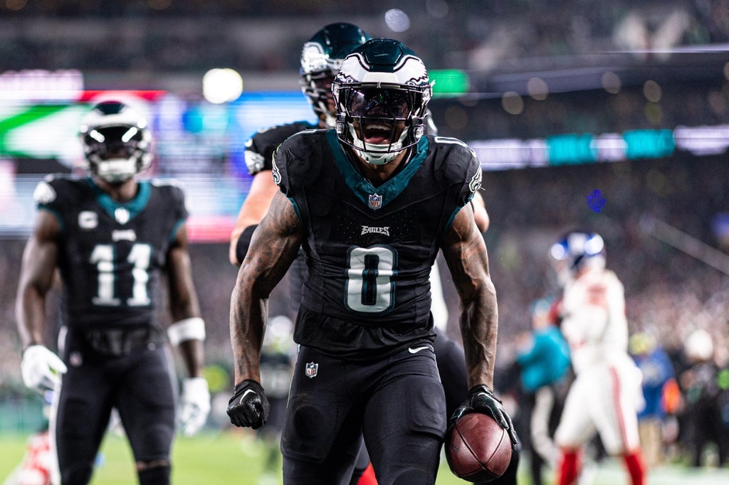 Philadelphia Eagles running back D'Andre Swift (0) reacts after a first down run against the New York Giants during the first quarter at Lincoln Financial Field.
