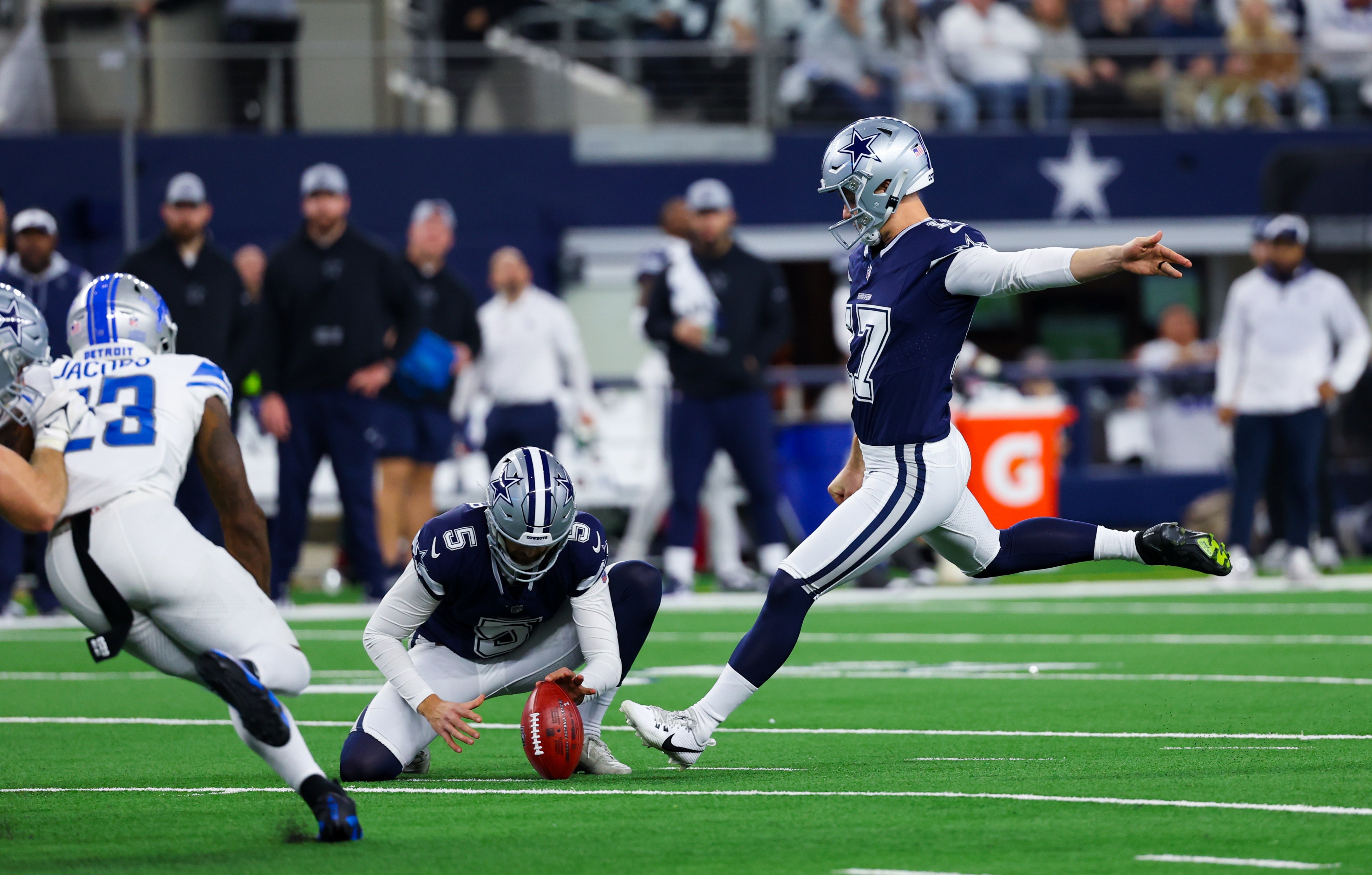 Dallas Cowboys place kicker Brandon Aubrey (17) makes a field goal during the second half against the Detroit Lions at AT&T Stadium.