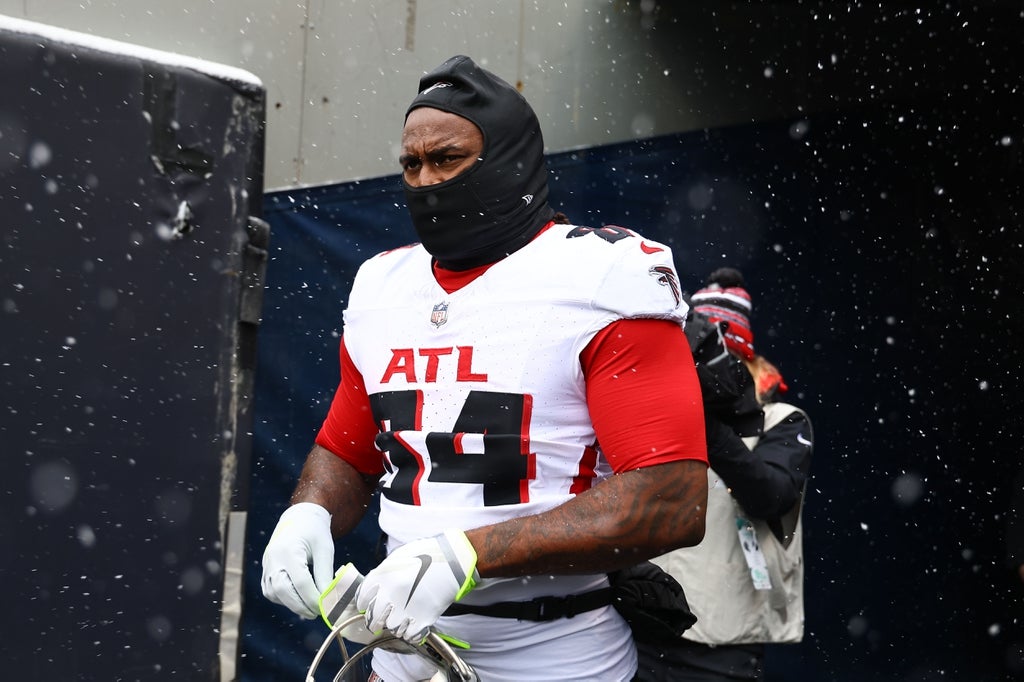 Atlanta Falcons running back Cordarrelle Patterson (84) takes the field before the game against the Chicago Bears at Soldier Field.