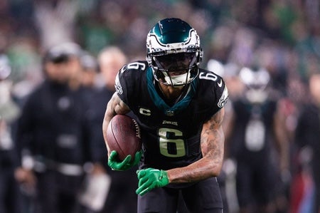 Philadelphia Eagles wide receiver DeVonta Smith (6) in action against the New York Giants during the second quarter at Lincoln Financial Field.