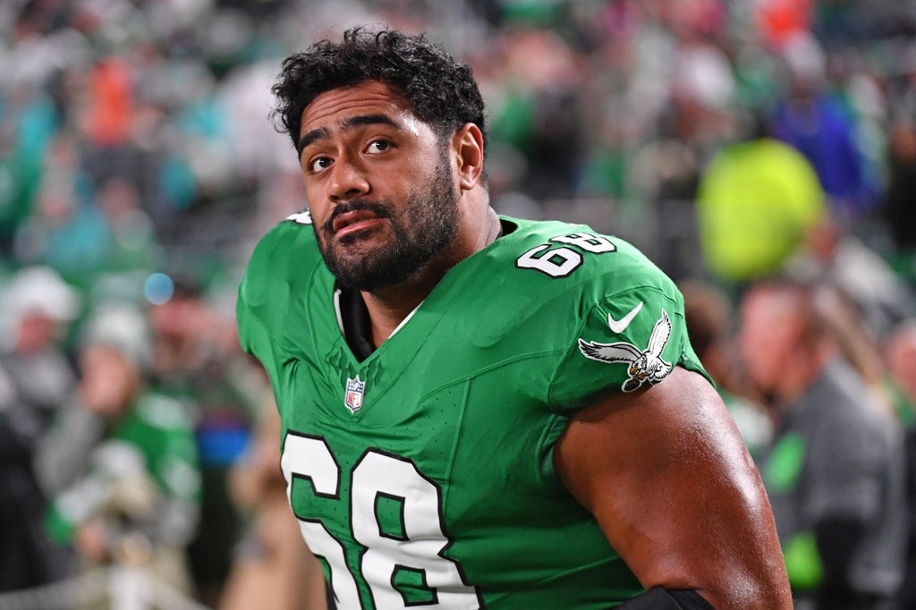 Philadelphia Eagles offensive tackle Jordan Mailata (68) against the Miami Dolphins at Lincoln Financial Field.