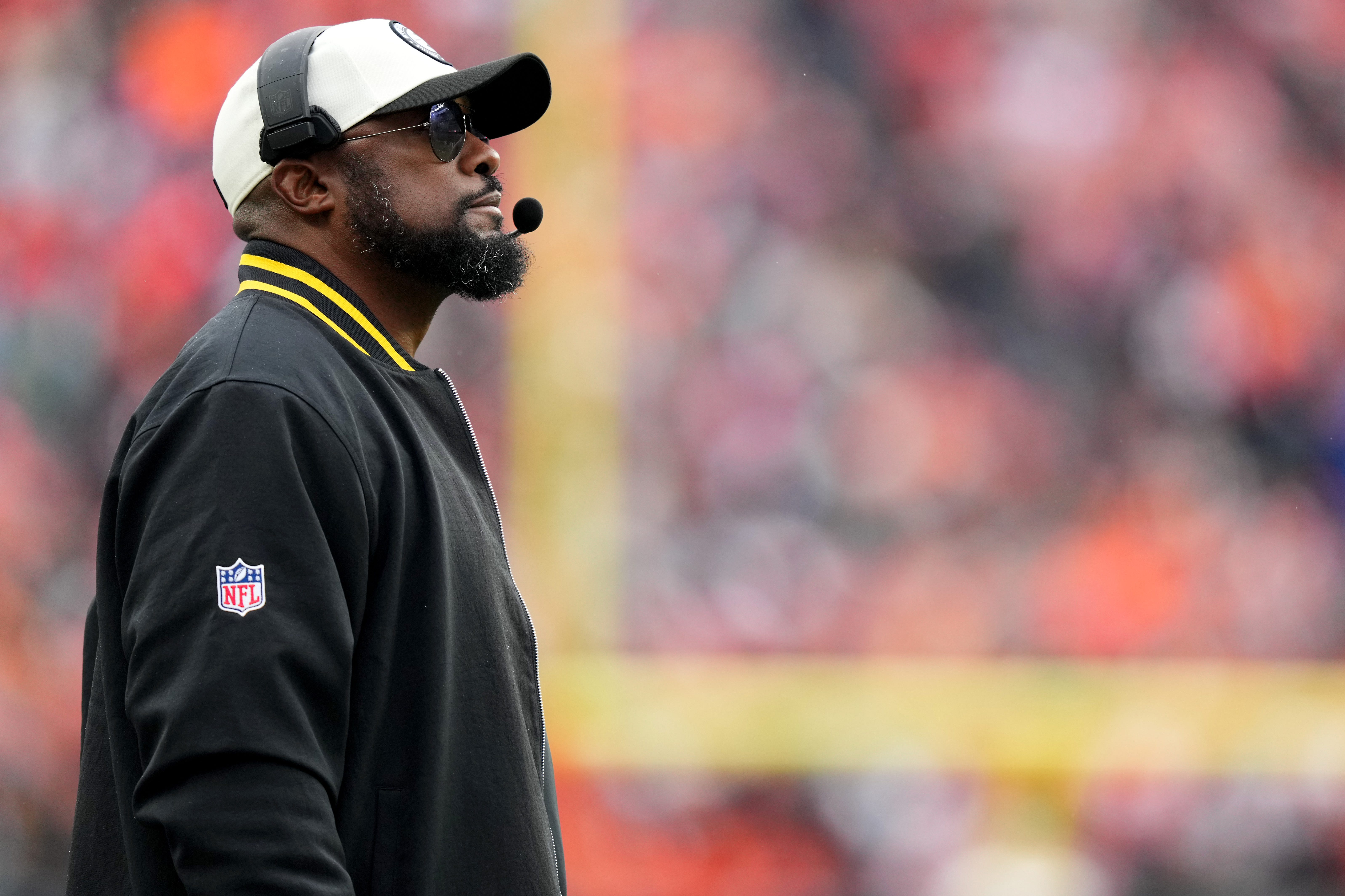 Pittsburgh Steelers head coach Mike Tomlin looks up at the scoreboard in the fourth quarter of a Week 12 NFL football game between the Pittsburgh Steelers and the Cincinnati Bengals, Sunday, Nov. 26, 2023, at Paycor Stadium.  
