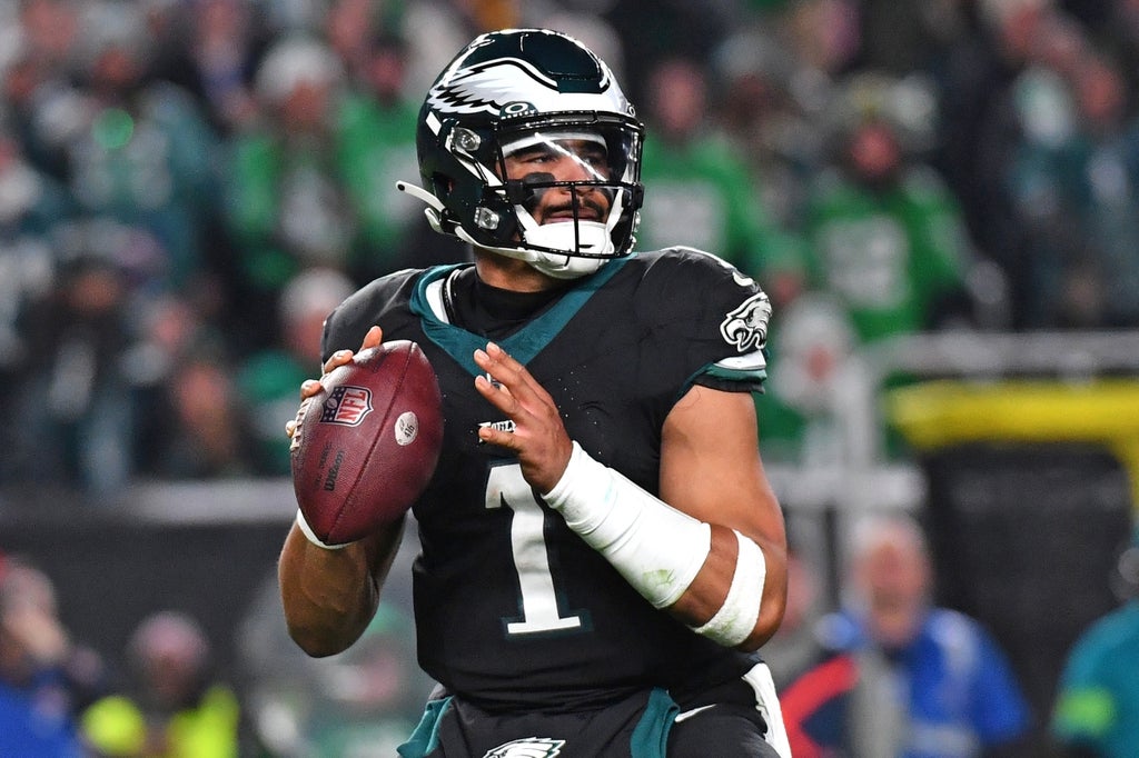 Philadelphia Eagles quarterback Jalen Hurts (1) against the New York Giants at Lincoln Financial Field.