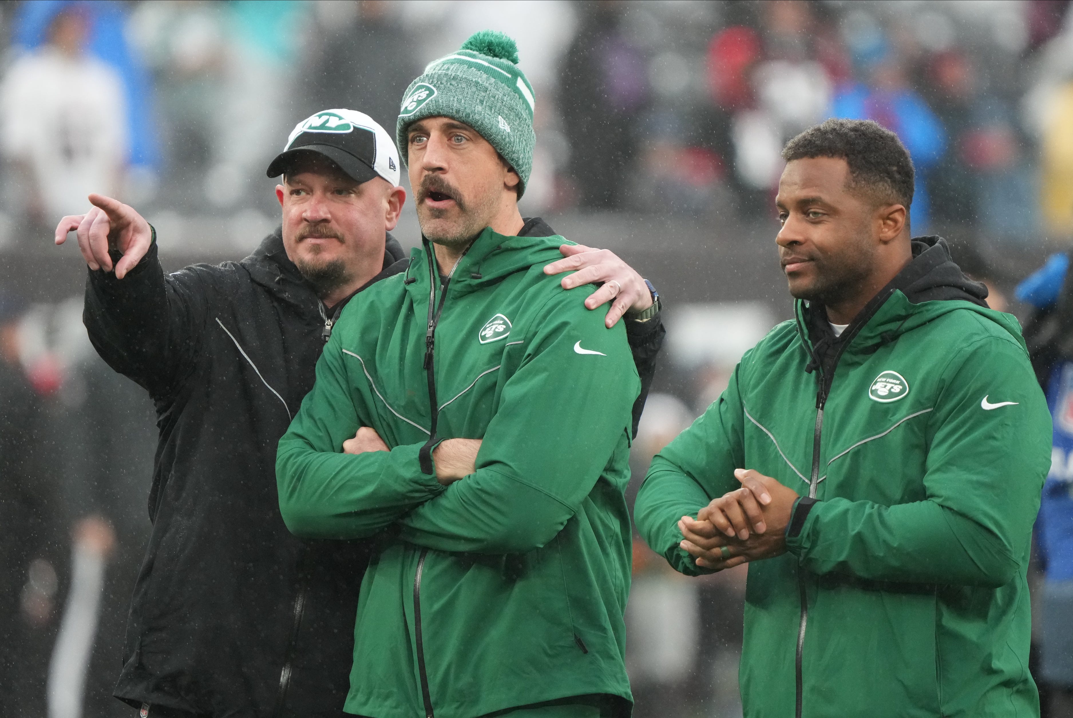 Jets offensive coordinator Nathaniel Hackett with Aaron Rodgers and Randall Cobb before the game. The Atlanta Falcons and the NY Jets play at MetLife Stadium on December 3, 2023 in East Rutherford, NJ.