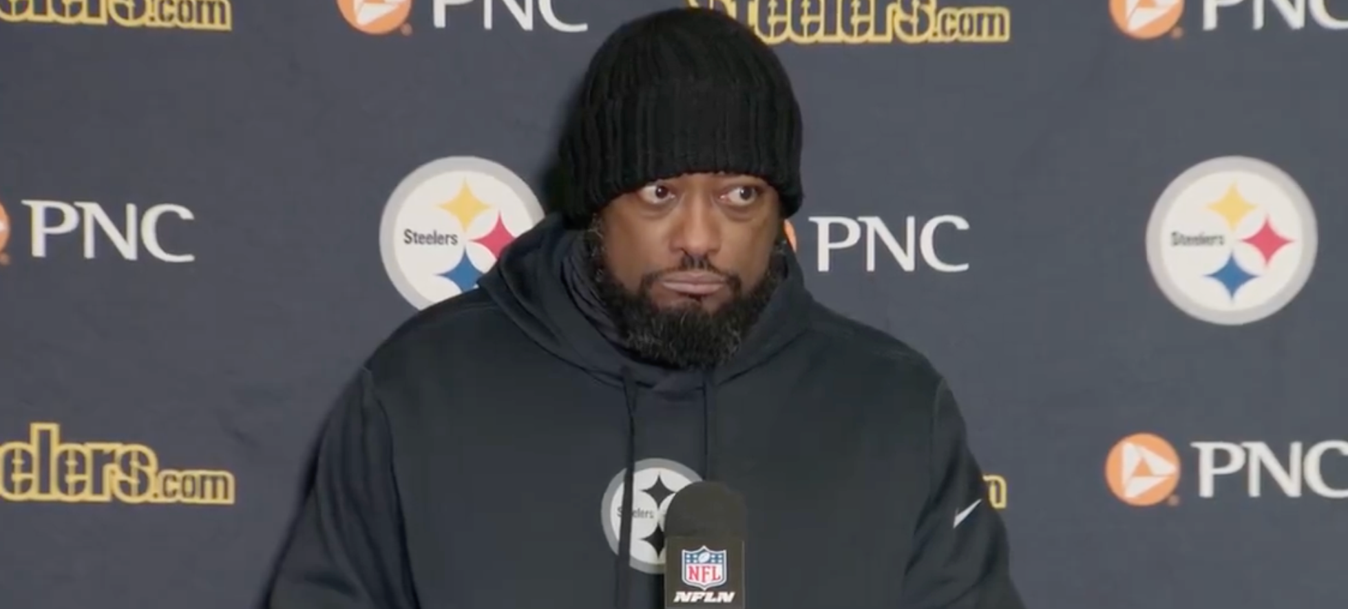 Pittsburgh Steelers HC Mike Tomlin walks out of press room when asked about future with Steelers