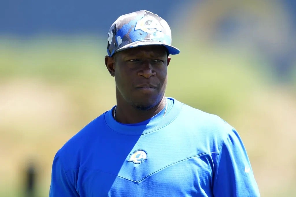 Thousand Oaks, CA, USA: Los Angeles Rams defensive coordinator Raheem Morris reacts during training camp at Cal Lutheran University.