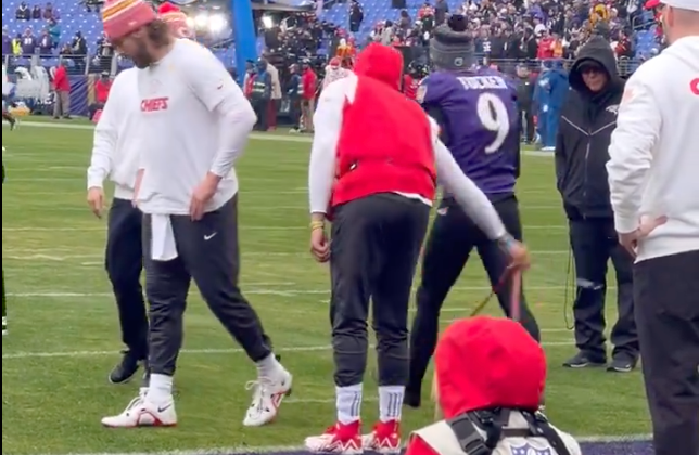 Patrick Mahomes has words with Ravens K Justin Tucker before AFC Championship game