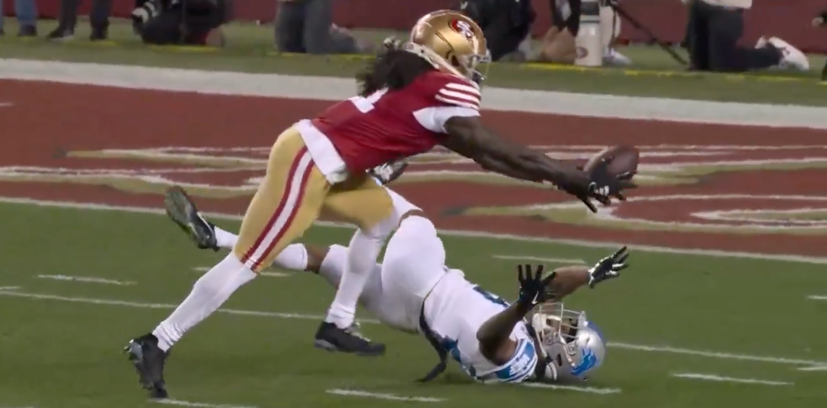 Brandon Aiyuk's crazy catch off a Lions defender's helmet in 49ers win