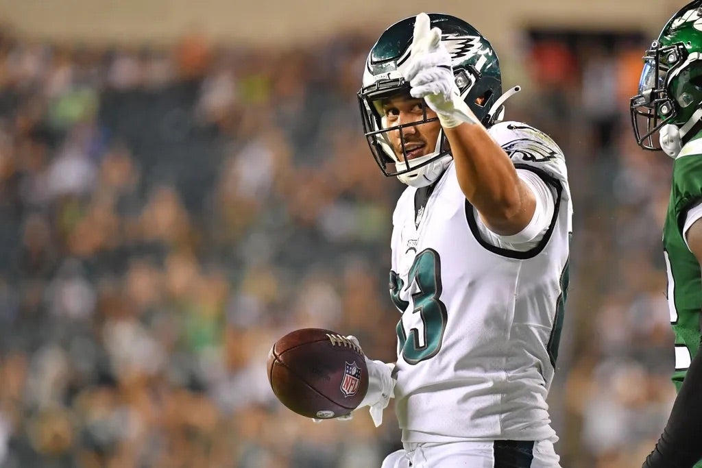 Philadelphia Eagles tight end Noah Togiai (83) signals for a first down after making a catch against the New York Jets during the fourth quarter at Lincoln Financial Field.