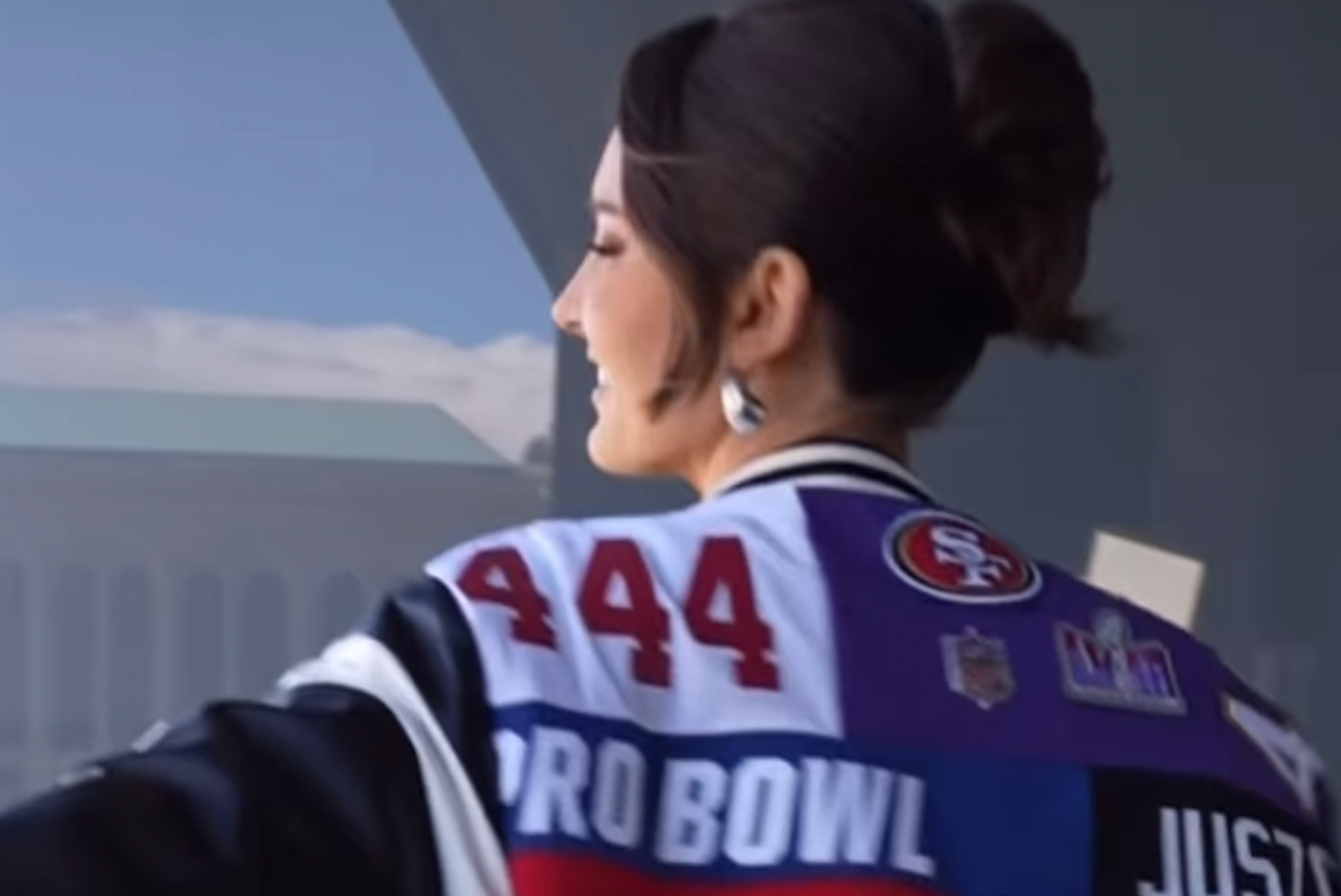 Kristin Juszczyk displays her unique and special outfit in honor of her husband Kyle Juszczyk for Super Bowl LVIII