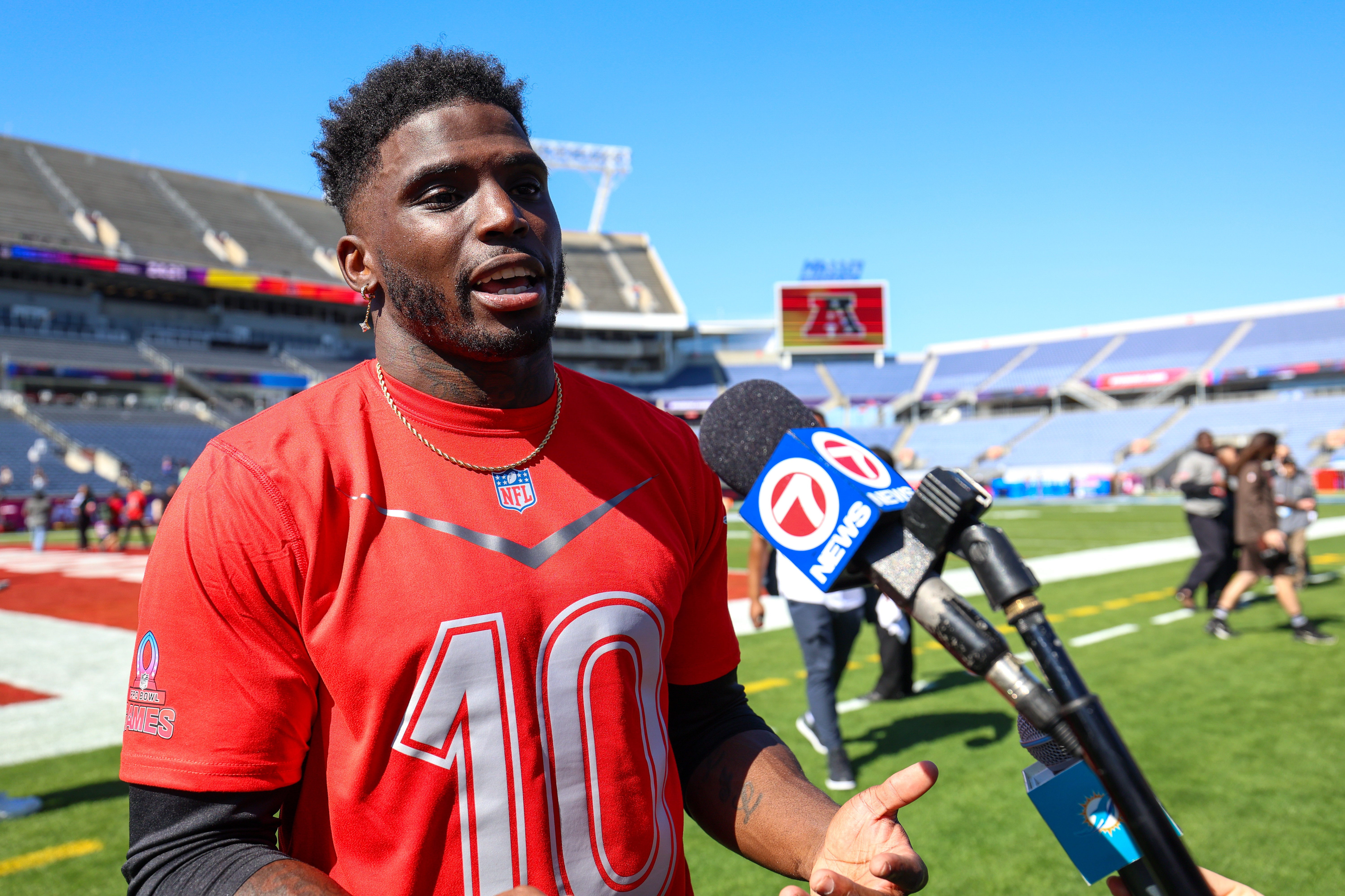 Miami Dolphins wide receiver Tyreek Hill (10) participates in the AFC versus NFC Pro Bowl practice and media day at Camping World Stadium.